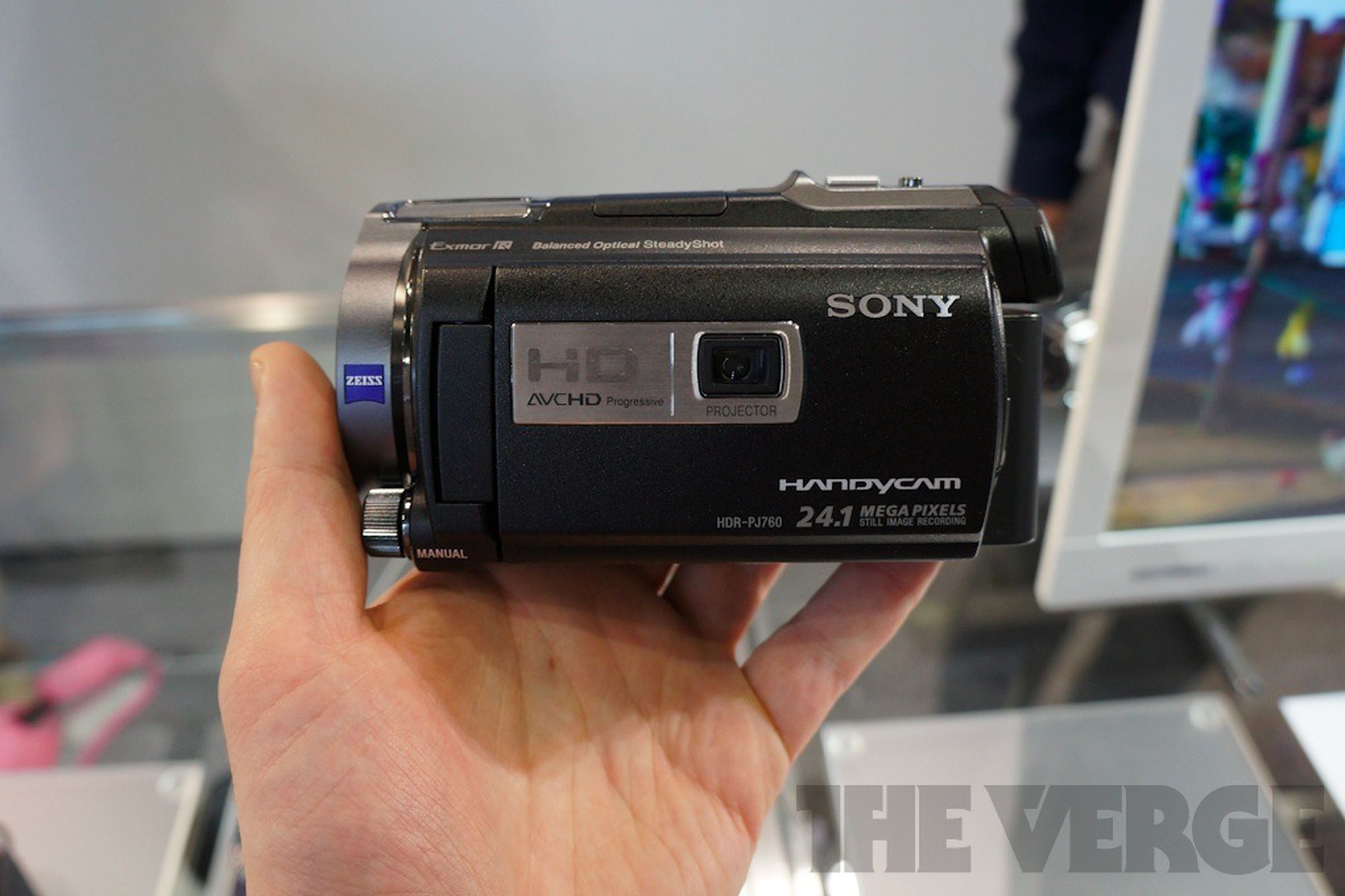 Sony Handycam HDR-PJ760V hands-on