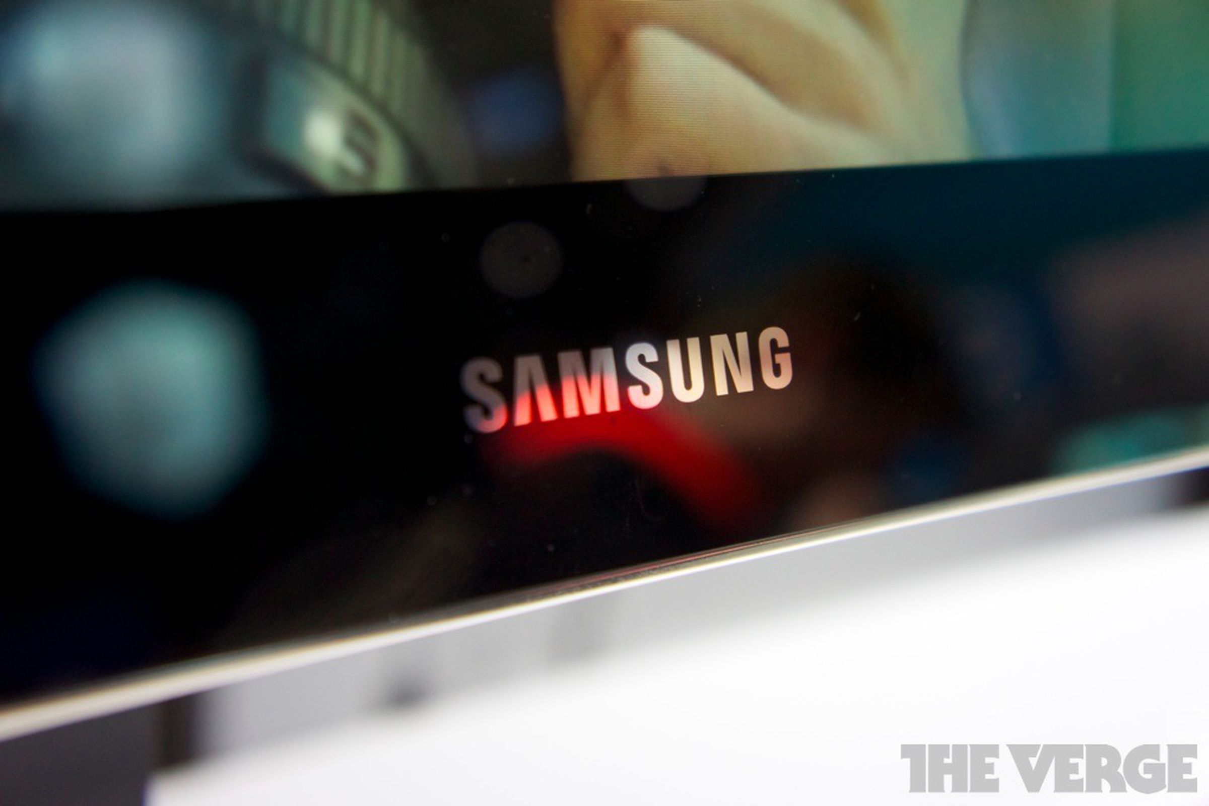 Gallery Photo: Samsung Series 9 monitor photos