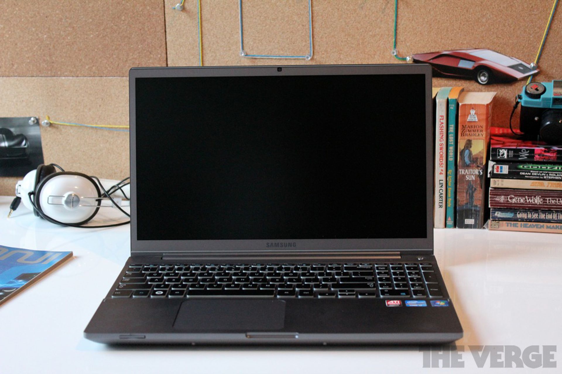 Samsung Series 7 Chronos Laptop Review Pictures The Verge 2372