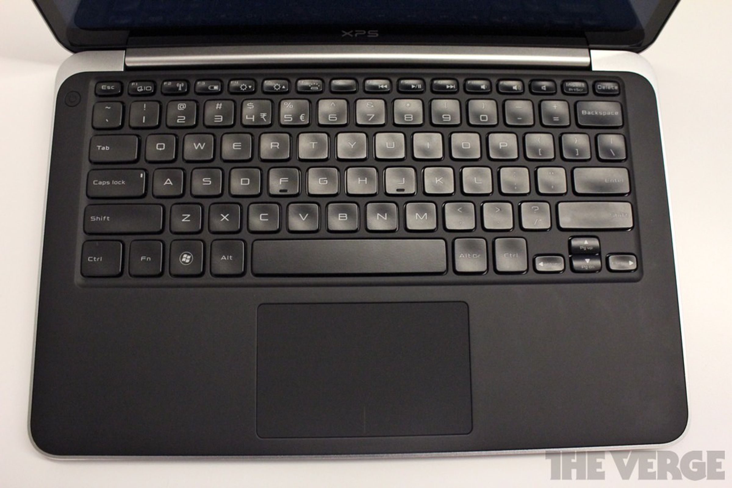 Dell XPS 13 ultrabook hands-on pictures 