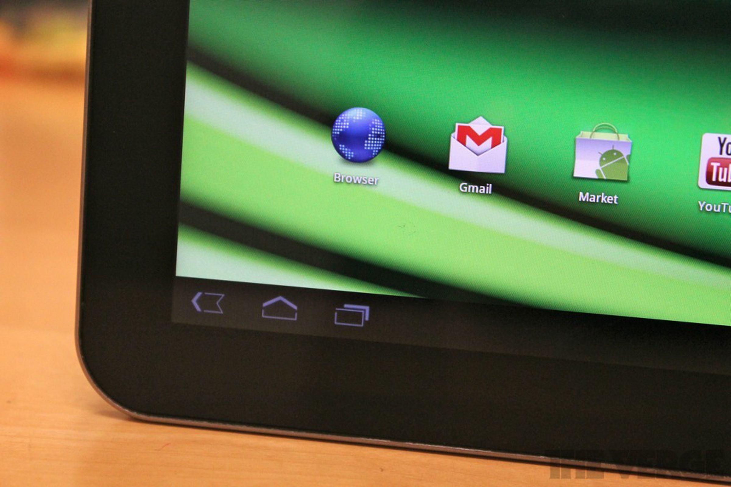 Toshiba Excite X10 hands-on pictures 