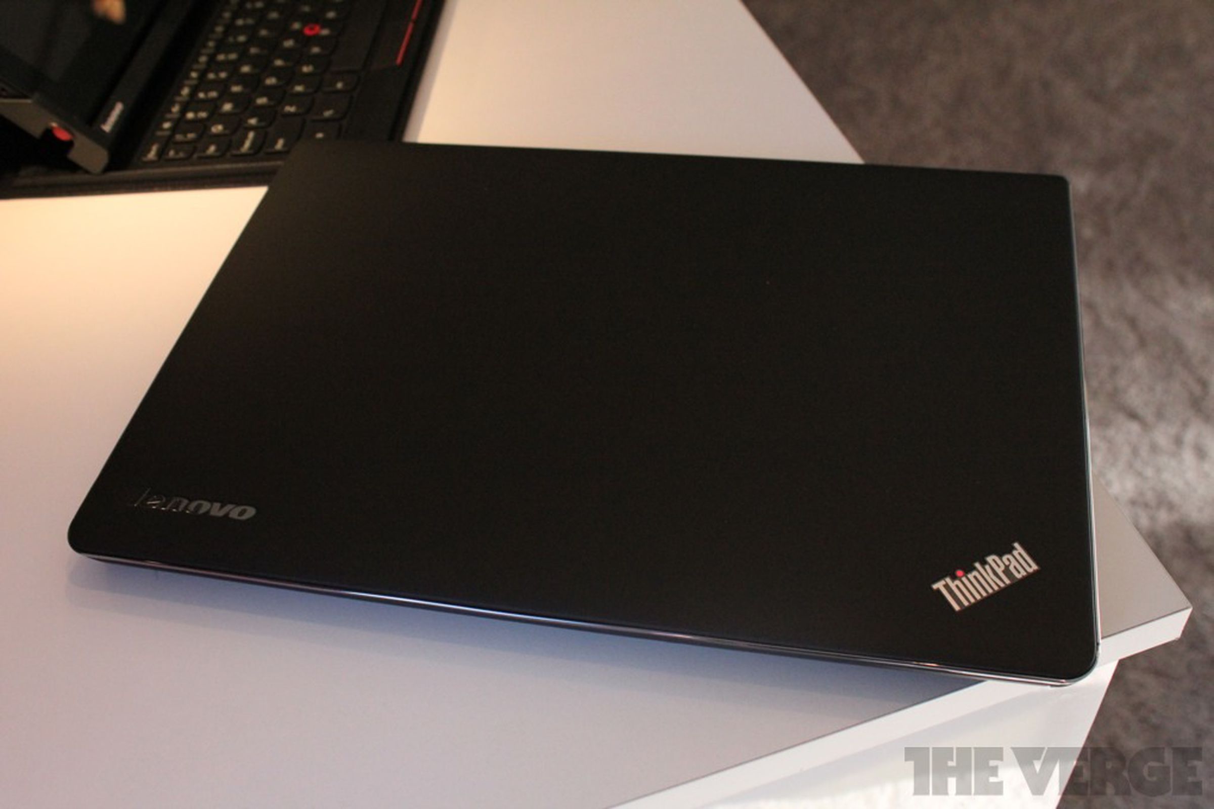Lenovo ThinkPad T430u ultrabook and Edge S430 hands-on