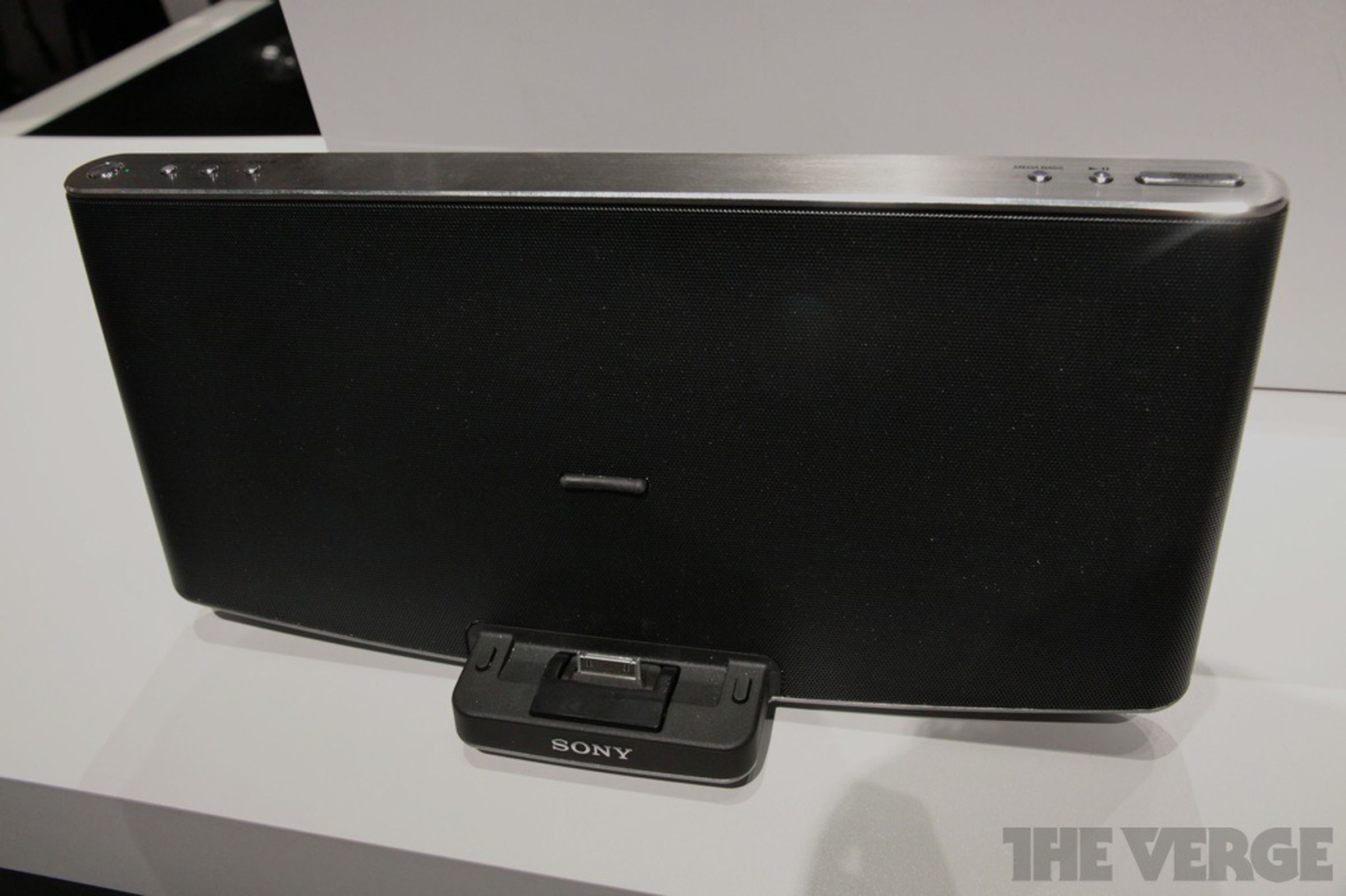 Sony iPad-compatible speaker docks hands-on photos