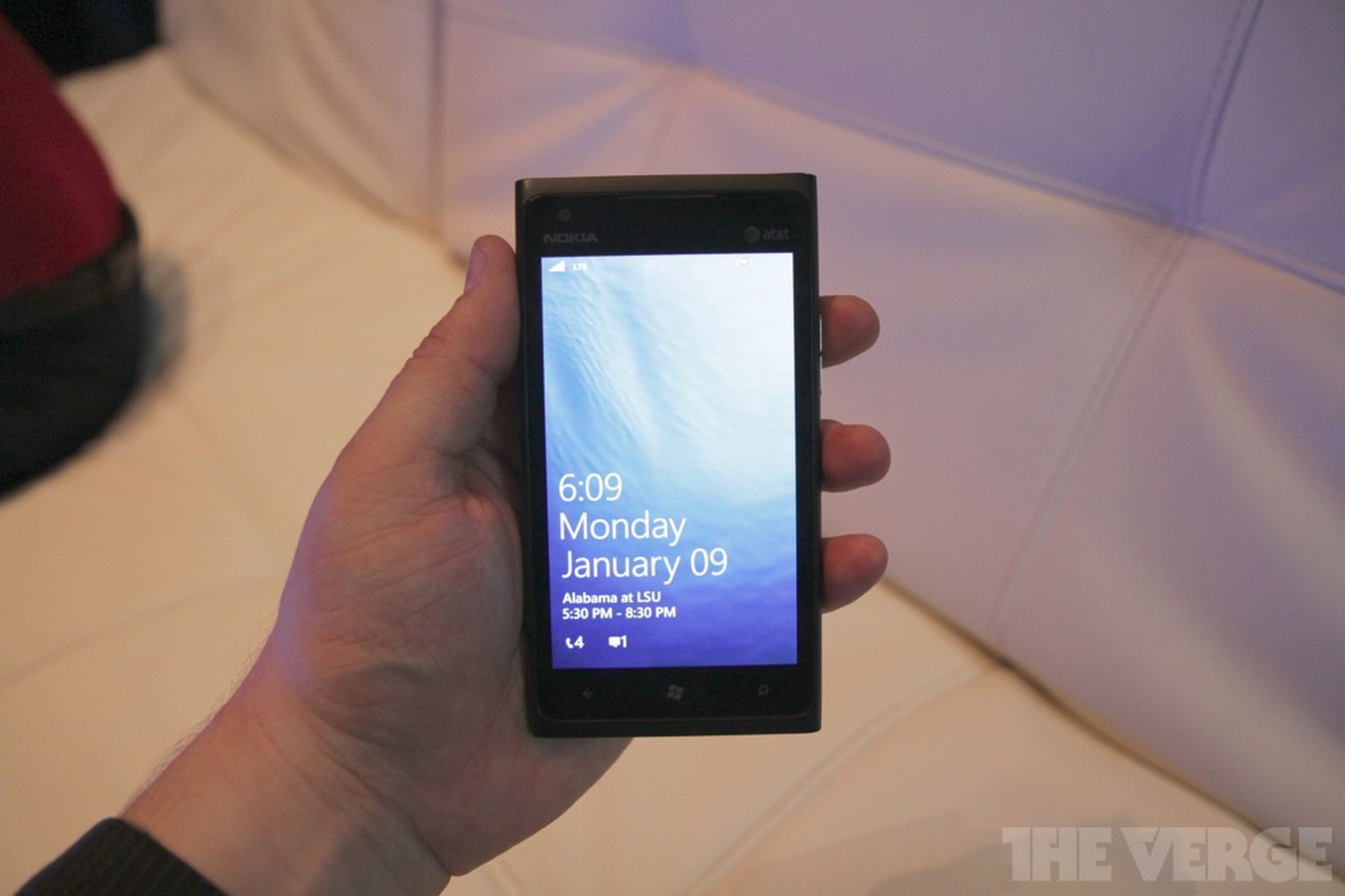 Nokia Lumia 900 first hands-on pictures