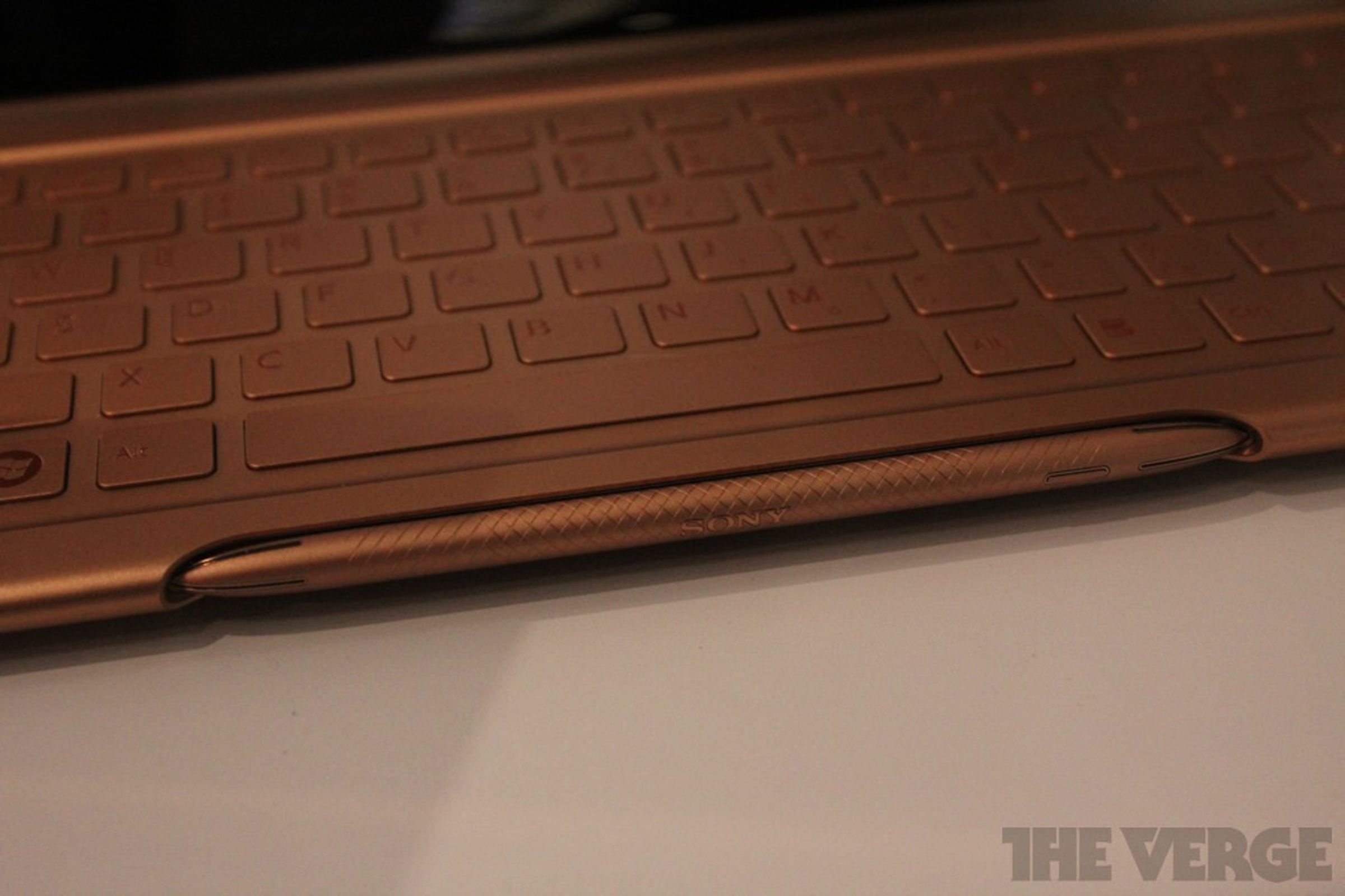 Sony VAIO tablet with sliding keyboard prototype 