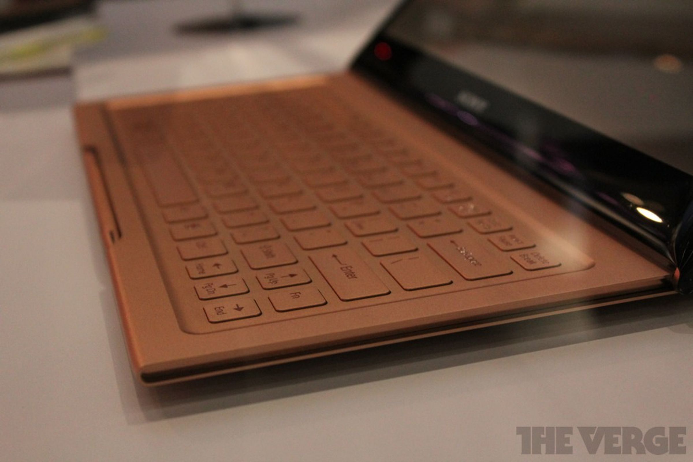 Sony VAIO tablet with sliding keyboard prototype 