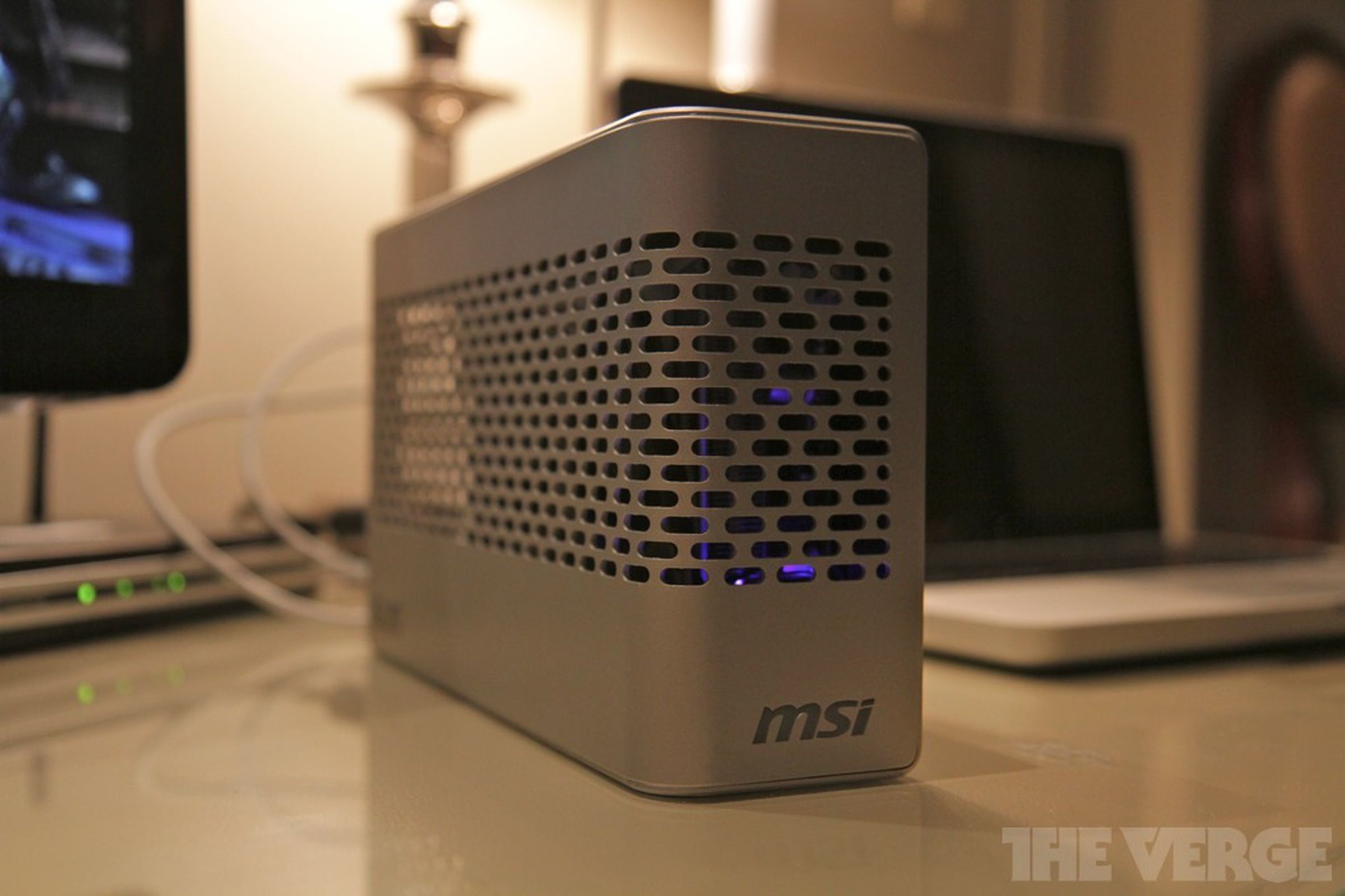 MSI GUS II external GPU enclosure hands-on