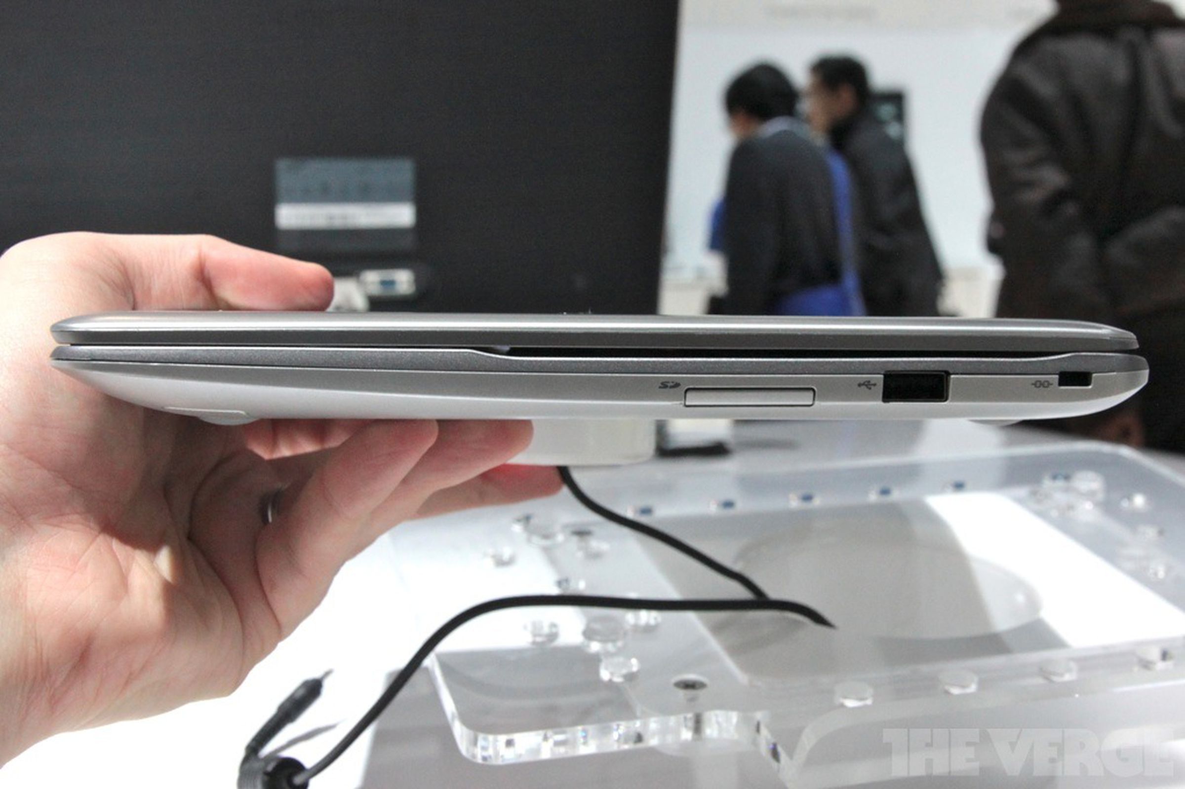 Samsung new Series 5 Chromebook hands-on photos
