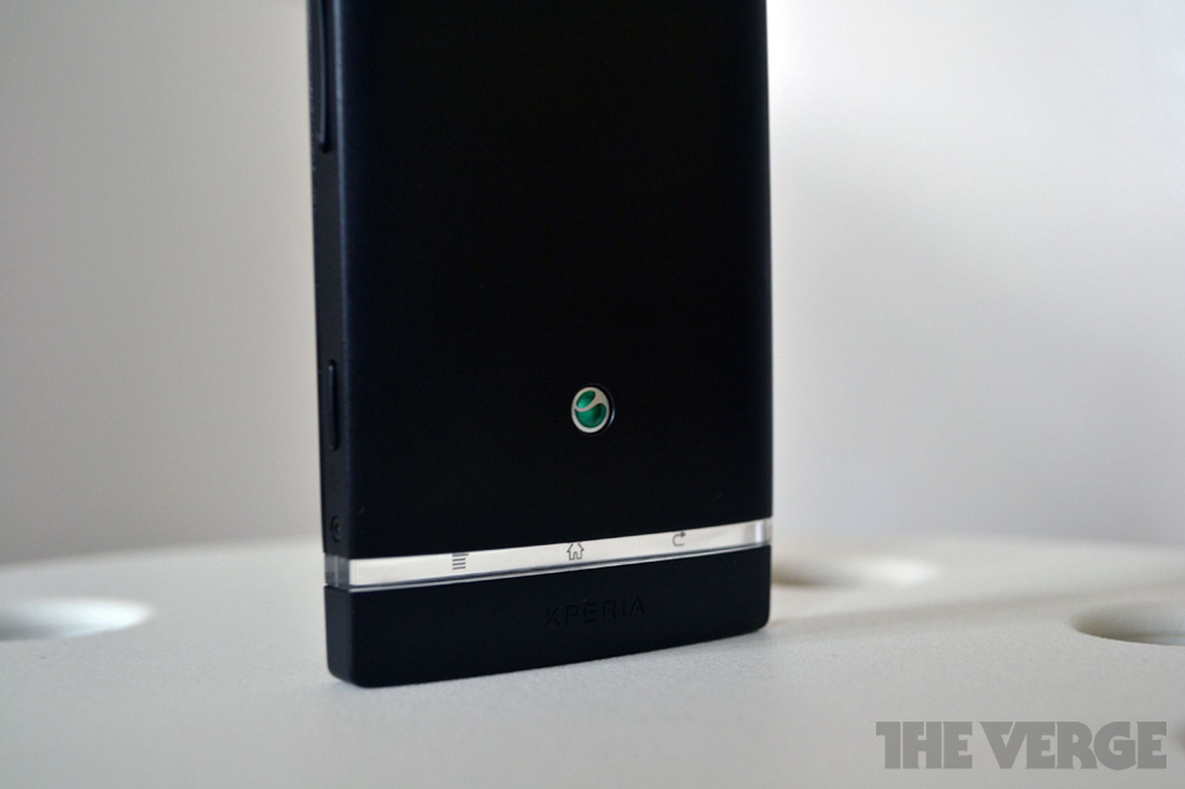 Xperia P hands-on images