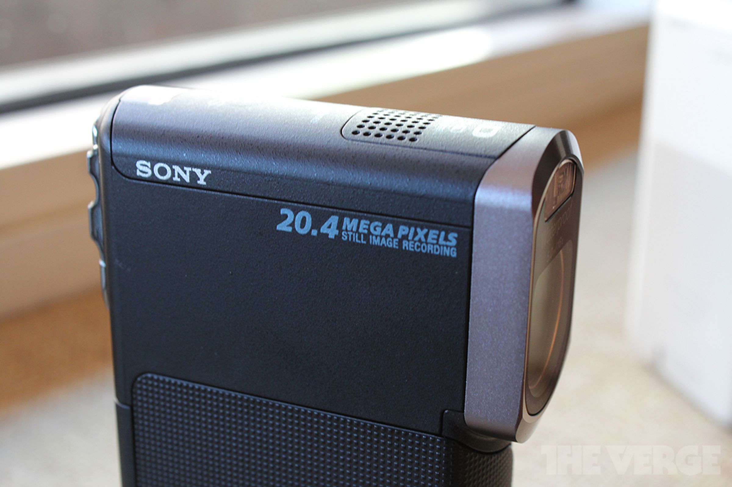 Sony Handycam HDR-GW77V hands on pictures