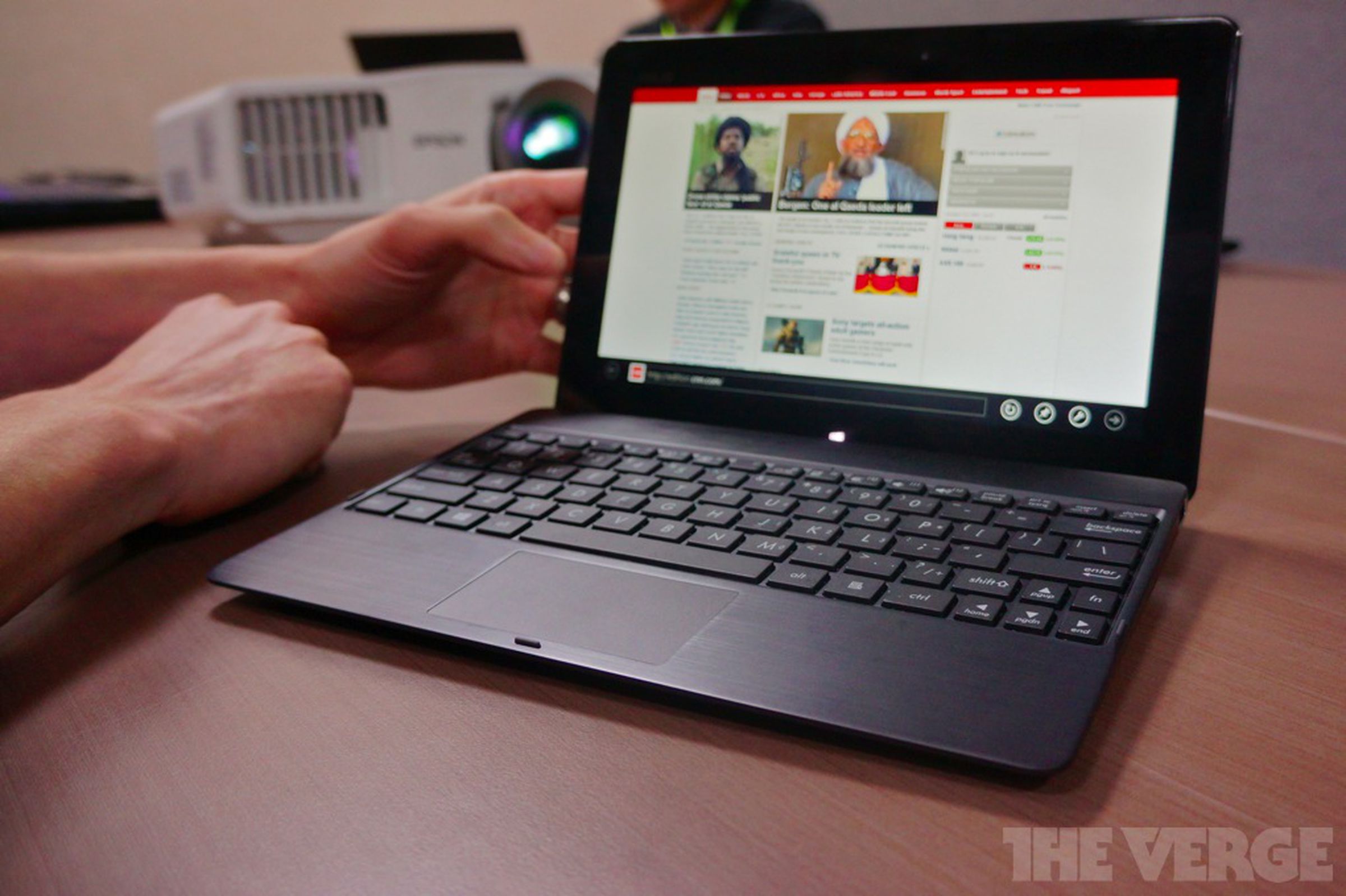 Asus Tablet 600 hands-on photos