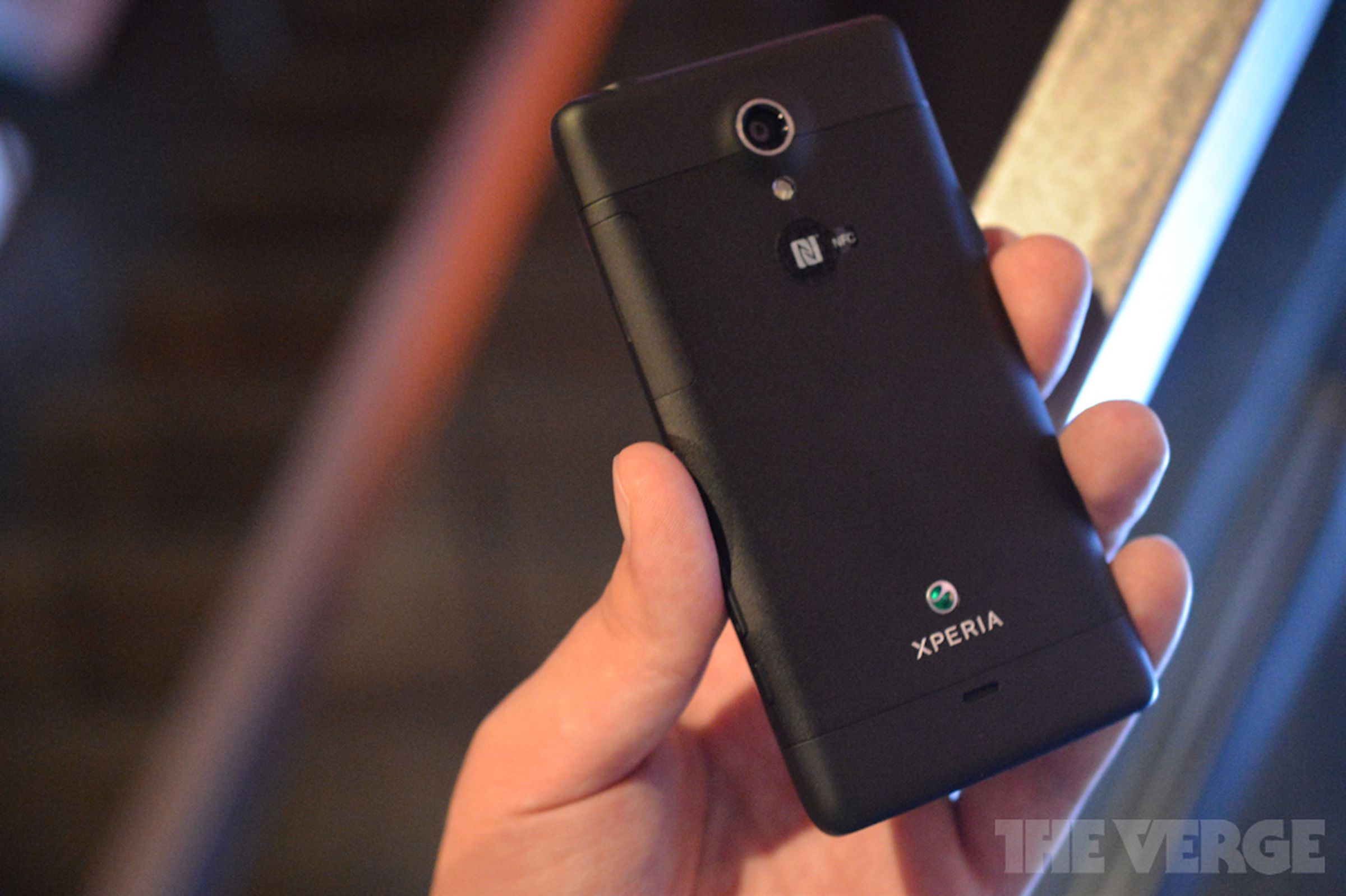 Sony Xperia TL for AT&T (hands-on pictures)