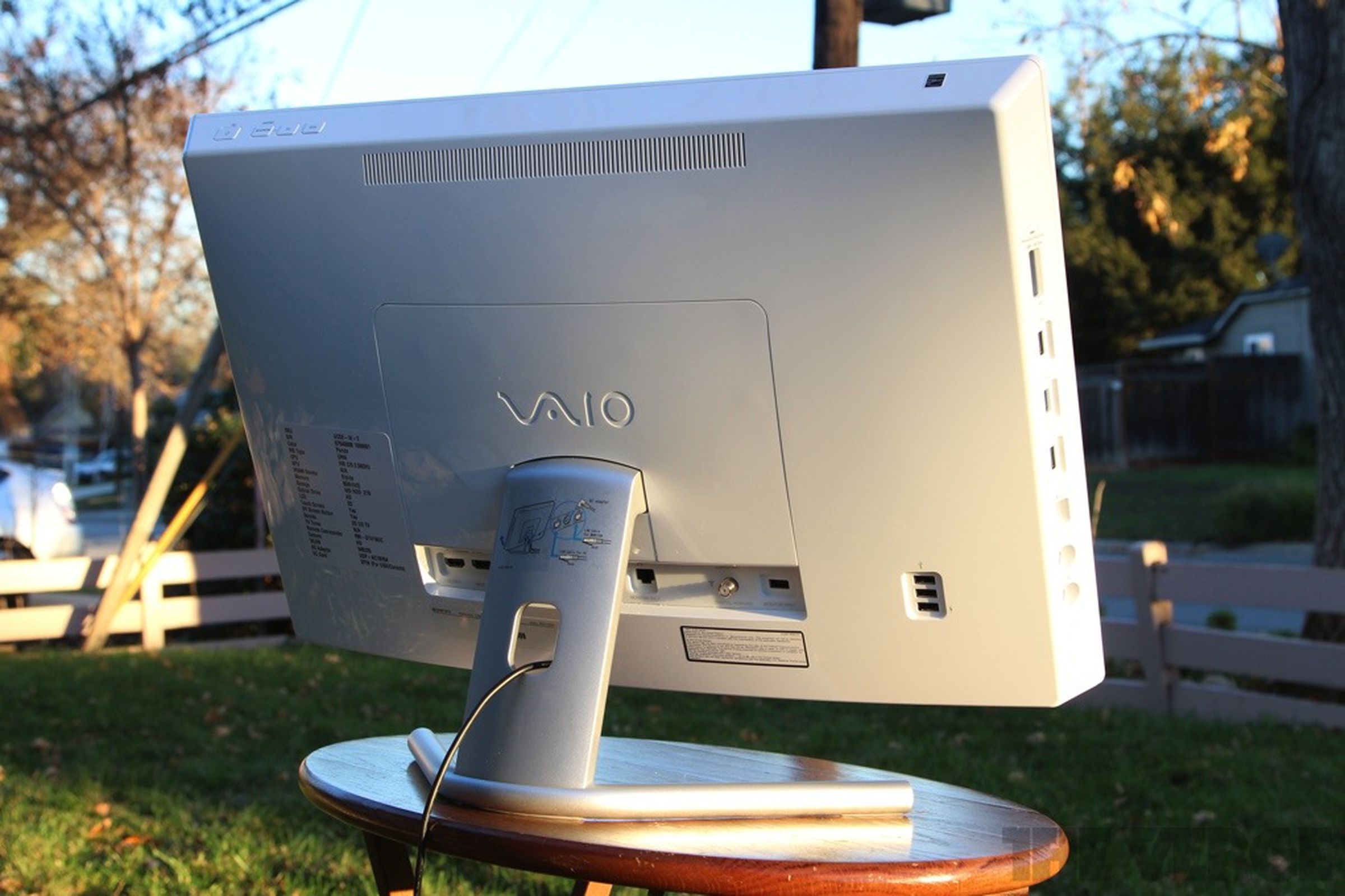 Sony VAIO L pictures (late 2012)