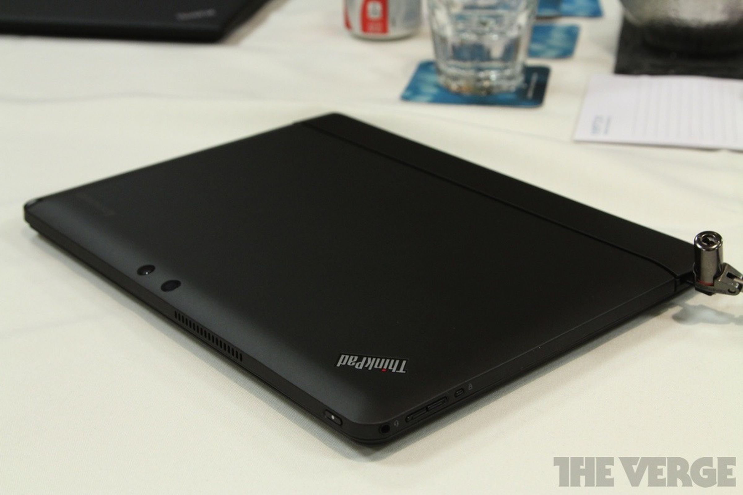 Lenovo ThinkPad Helix hands-on pictures