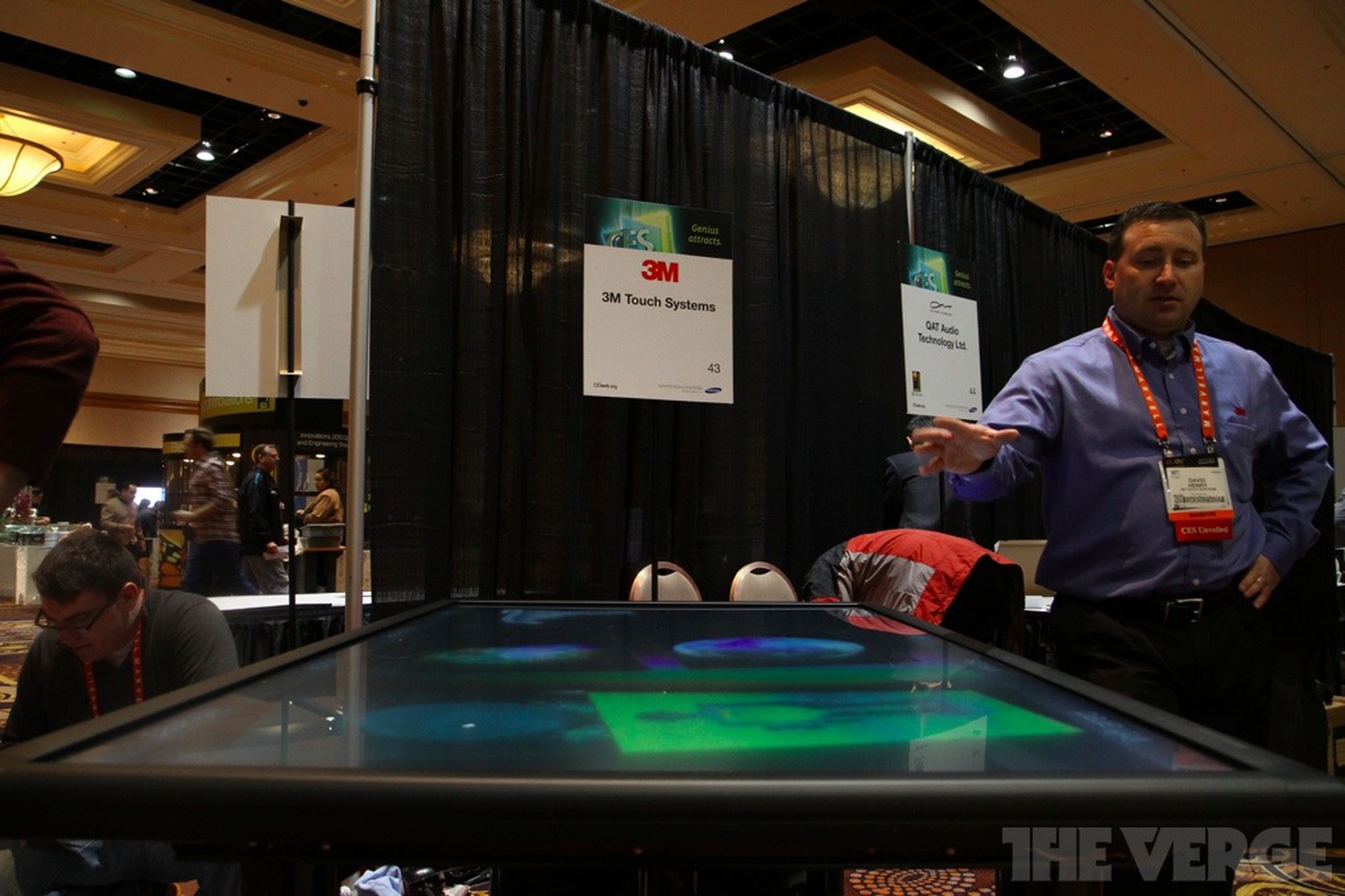 3M 84-inch multitouch table