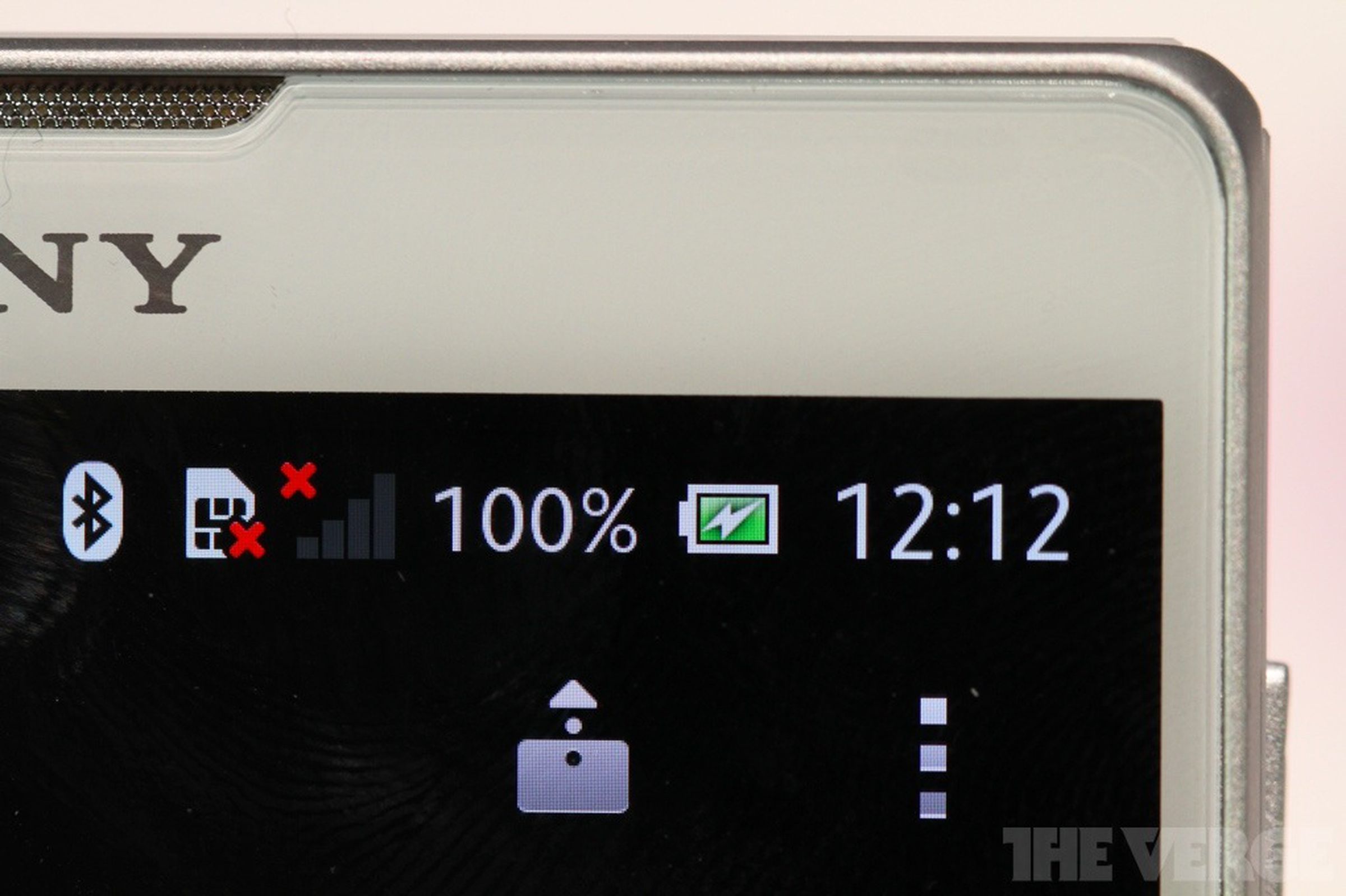 Sony Xperia Z / ZL hands-on photos