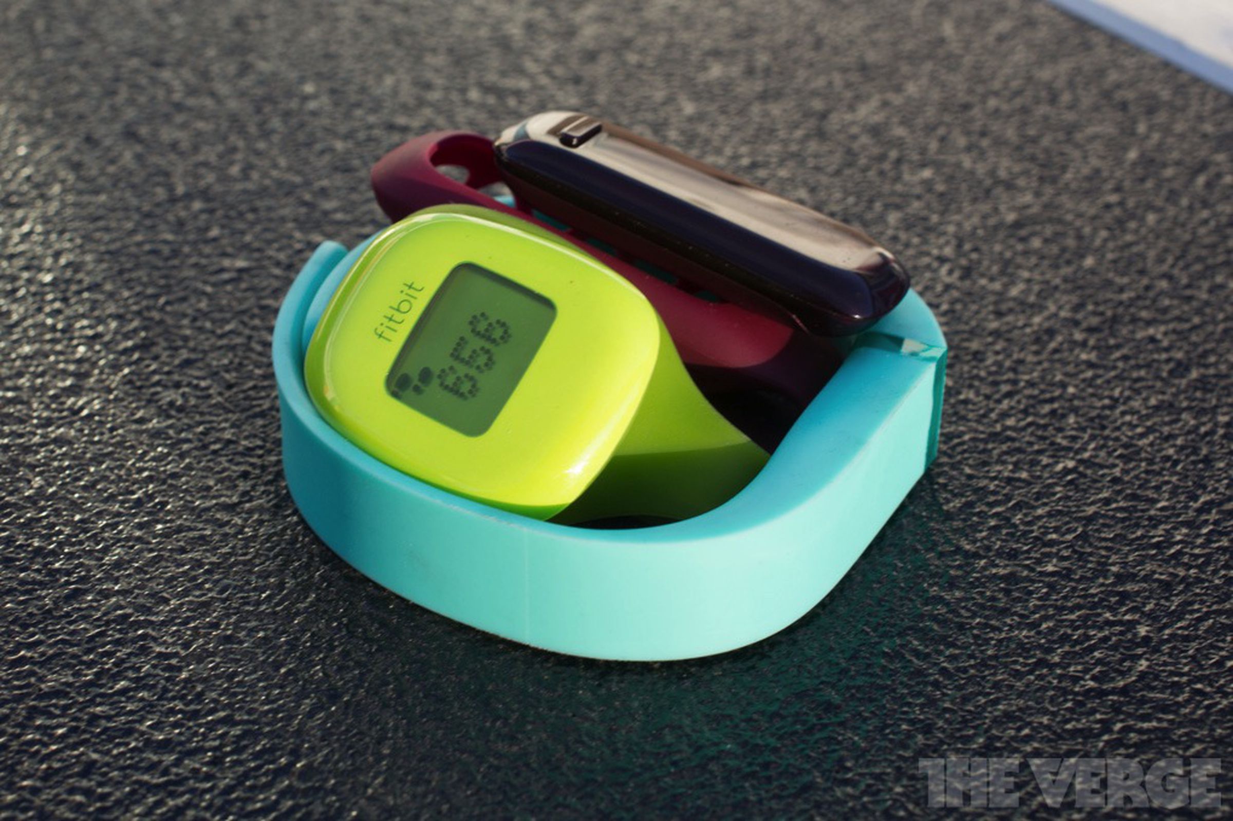Fitbit Flex wristband fitness tracker hands-on photos