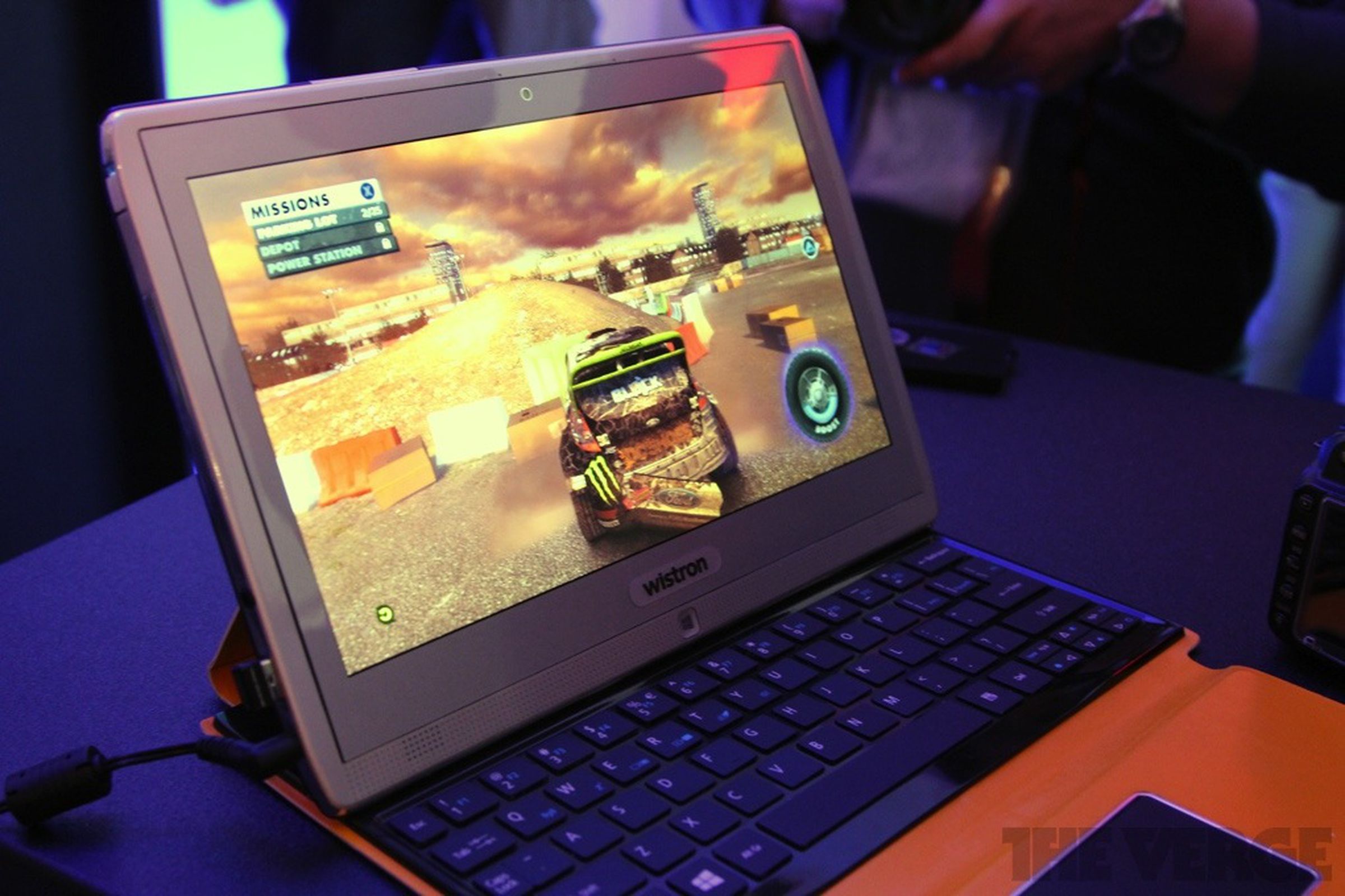 AMD Temash reference tablet hands-on pictures