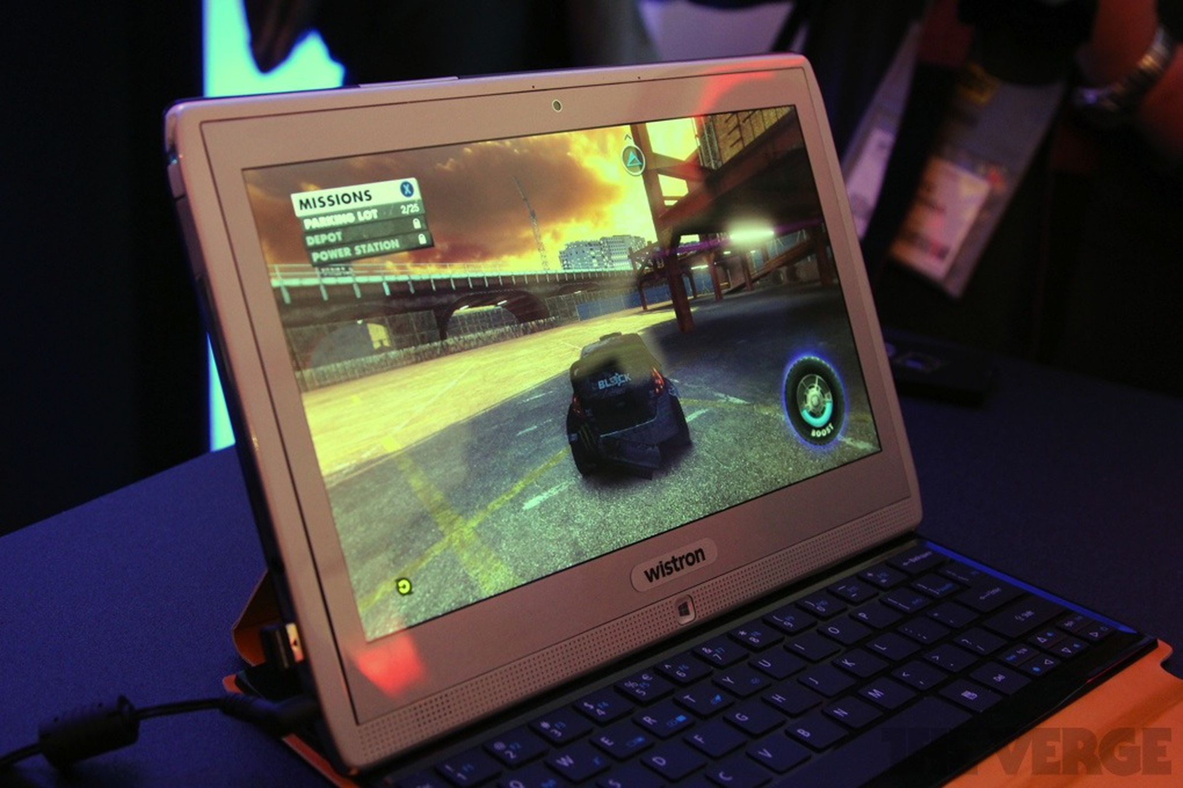 AMD Temash reference tablet hands-on pictures