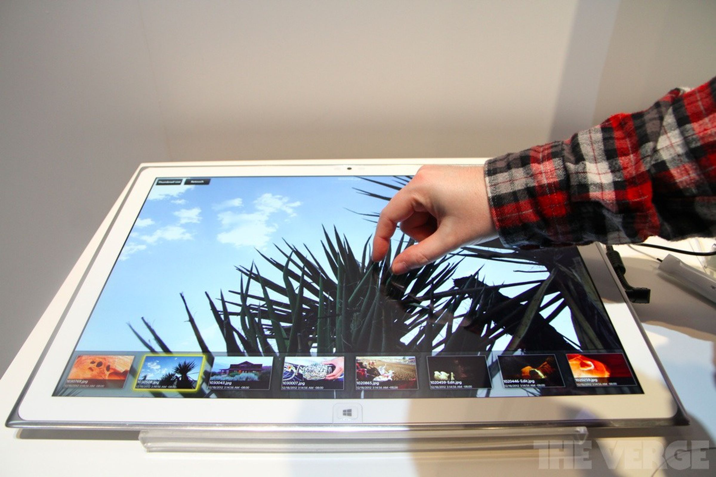 Panasonic 4K Windows 8 tablet hands-on photos