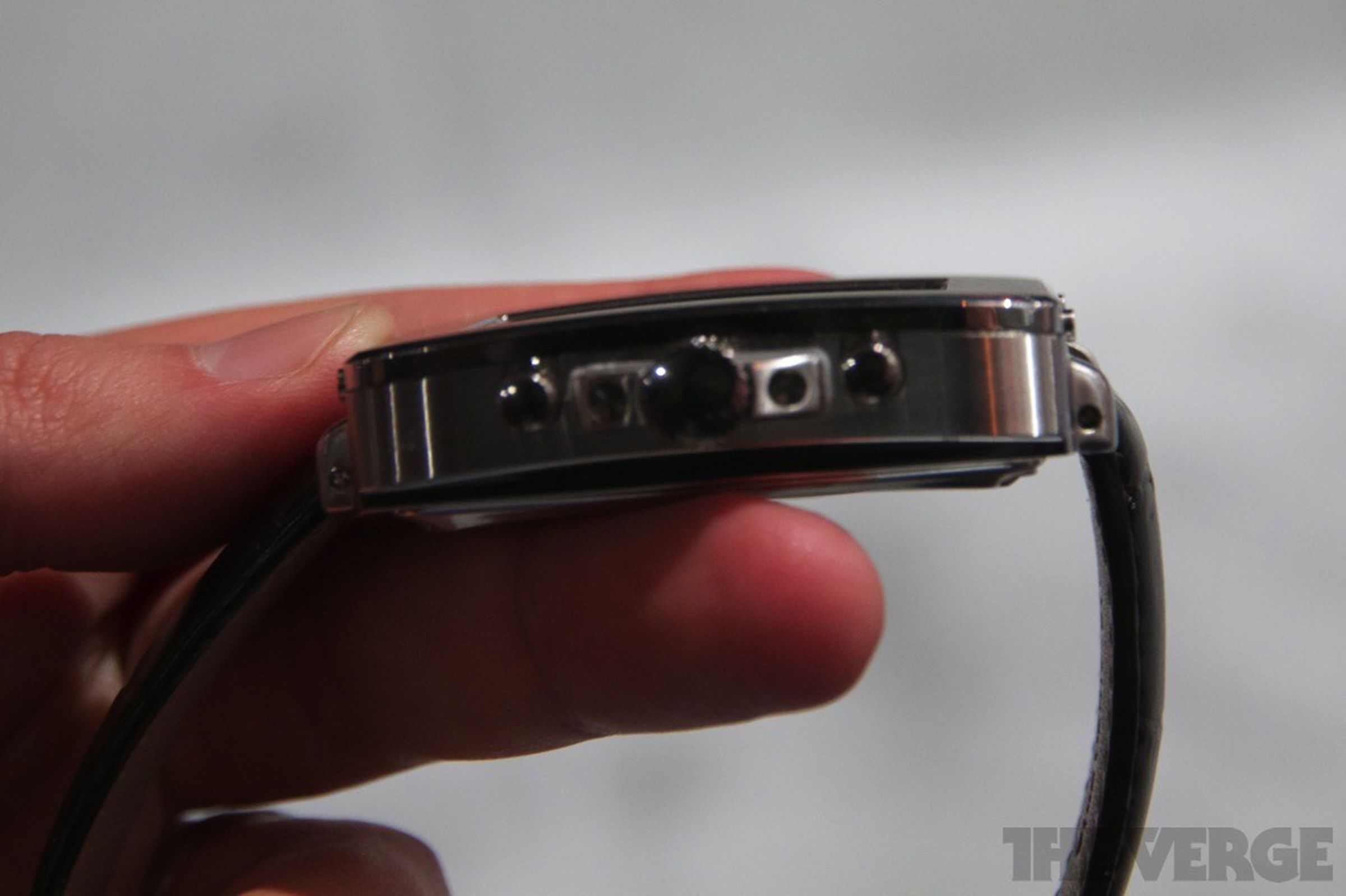Toshiba smartwatch prototype hands-on photos