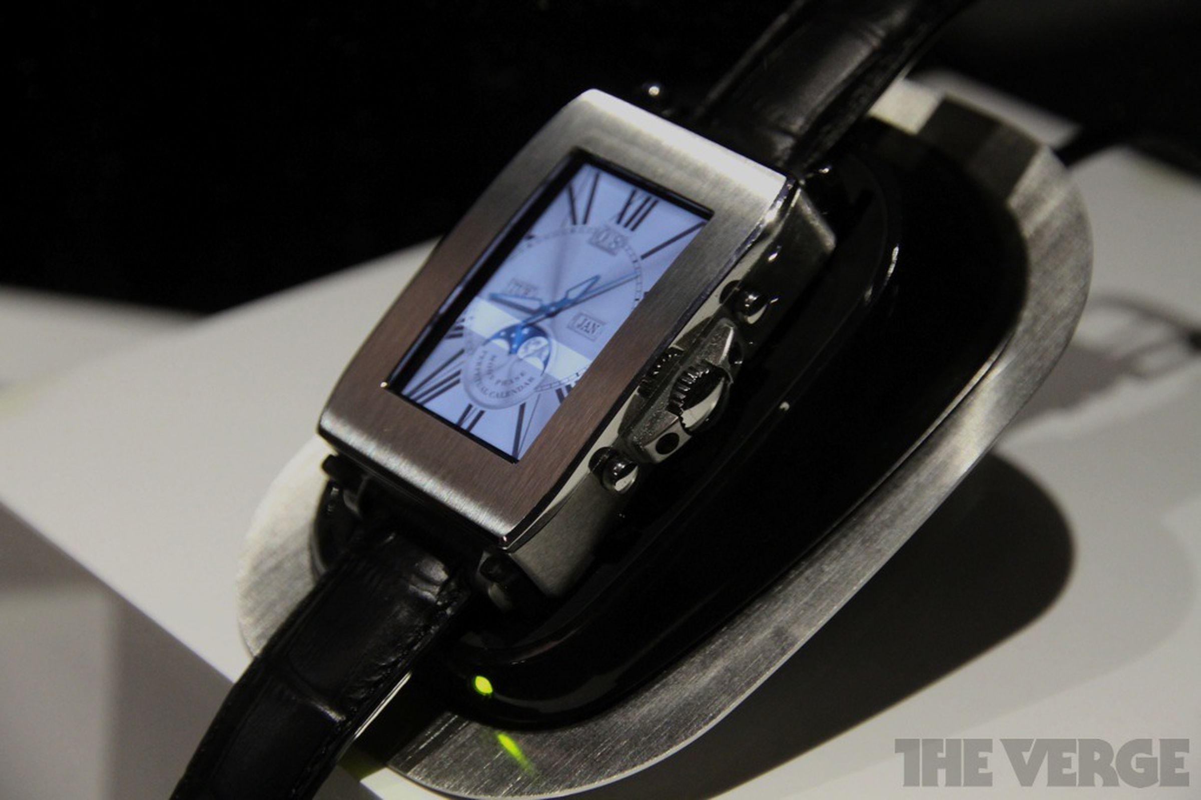 Toshiba smartwatch prototype hands-on photos