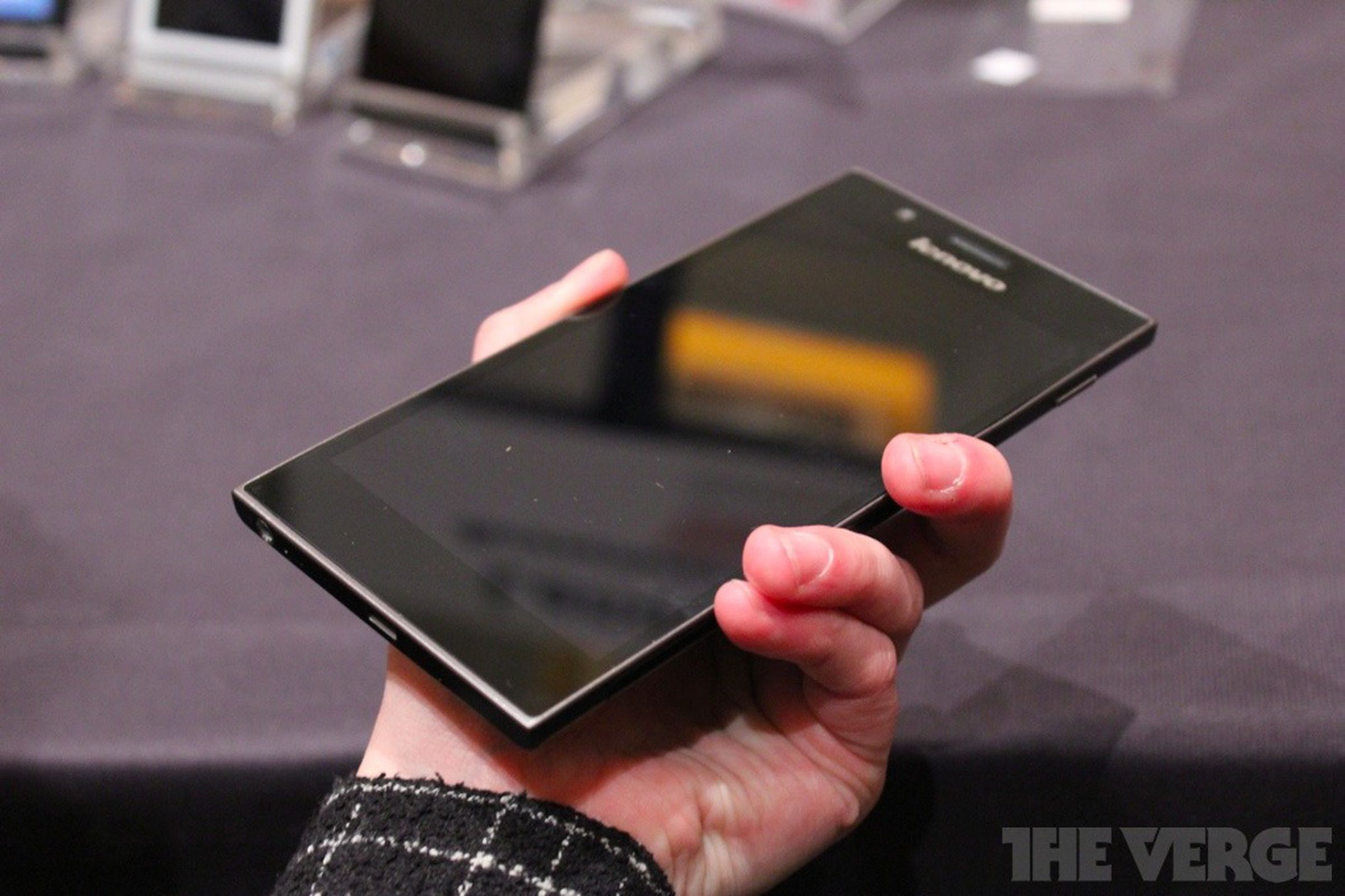 Lenovo 5.5-inch IdeaPhone K900 hands-on photos