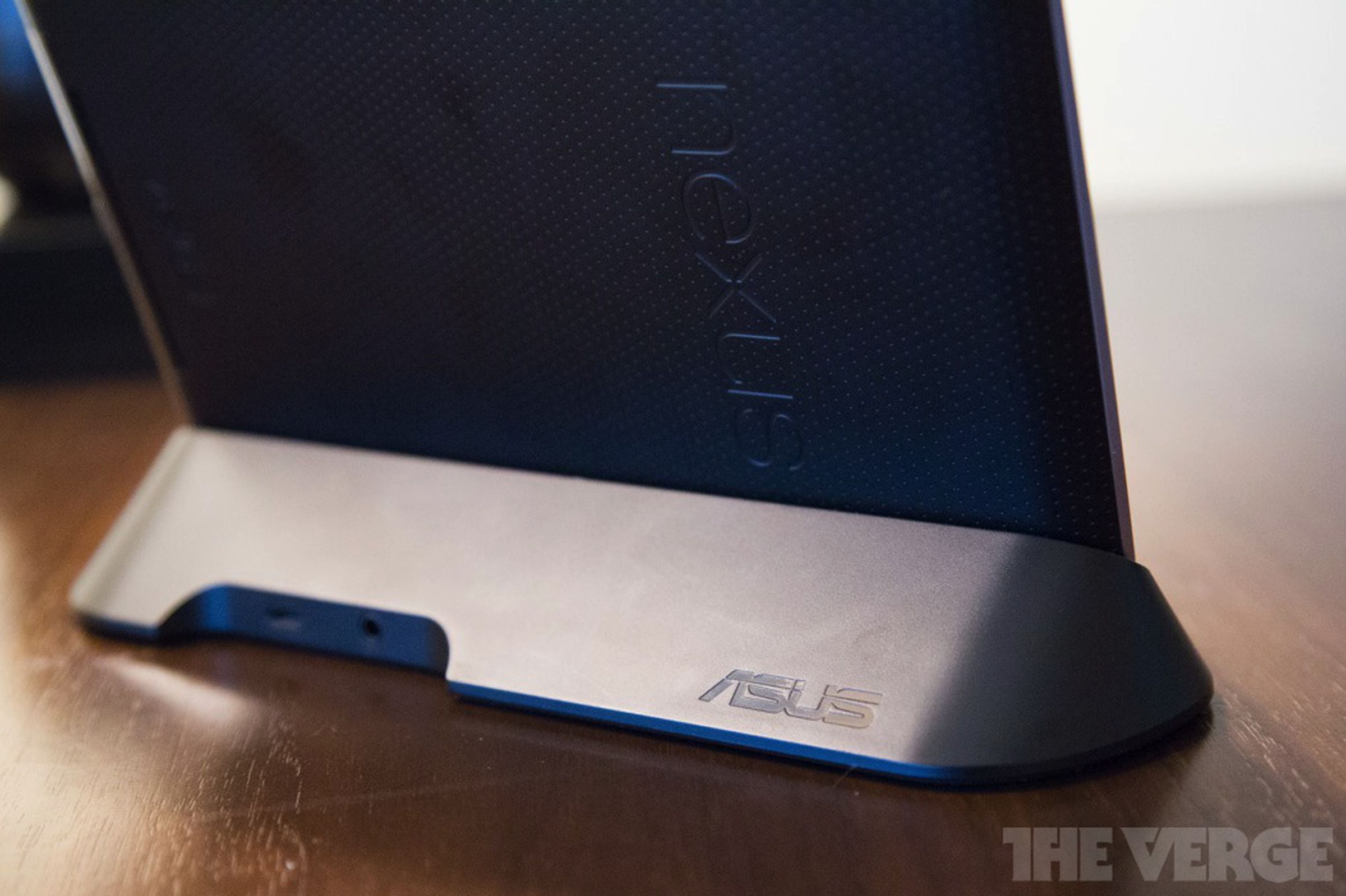 Asus Nexus 7 dock hands-on photos