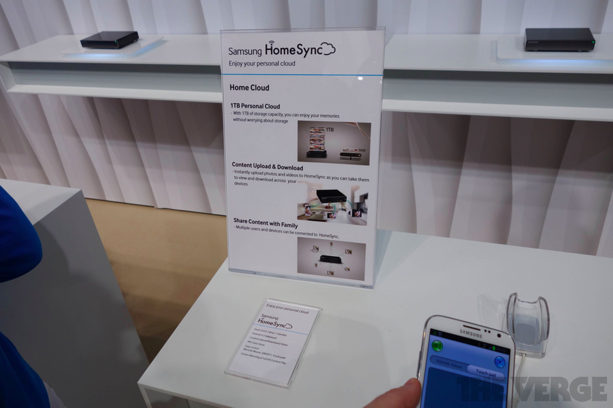 Samsung HomeSync hands-on