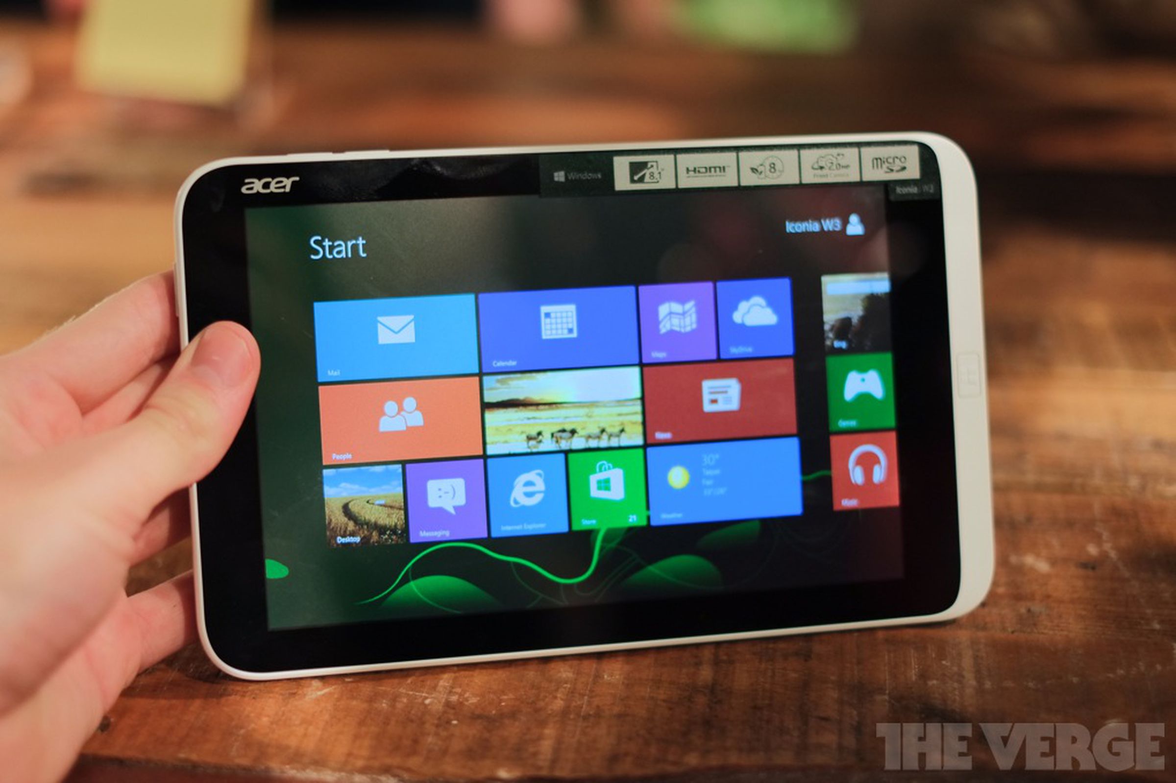 Acer Iconia W3 hands-on photos