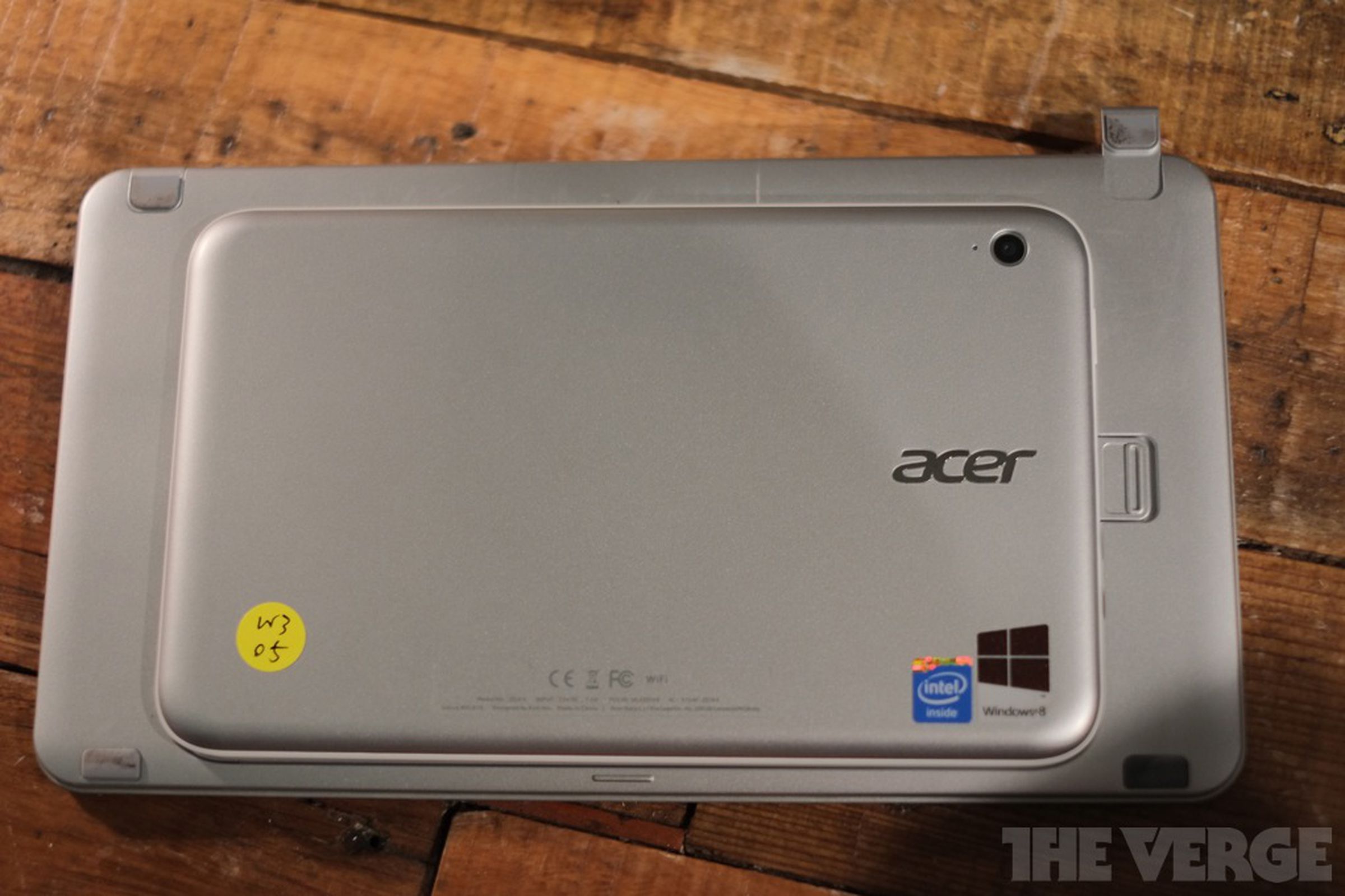 Acer Iconia W3 hands-on photos