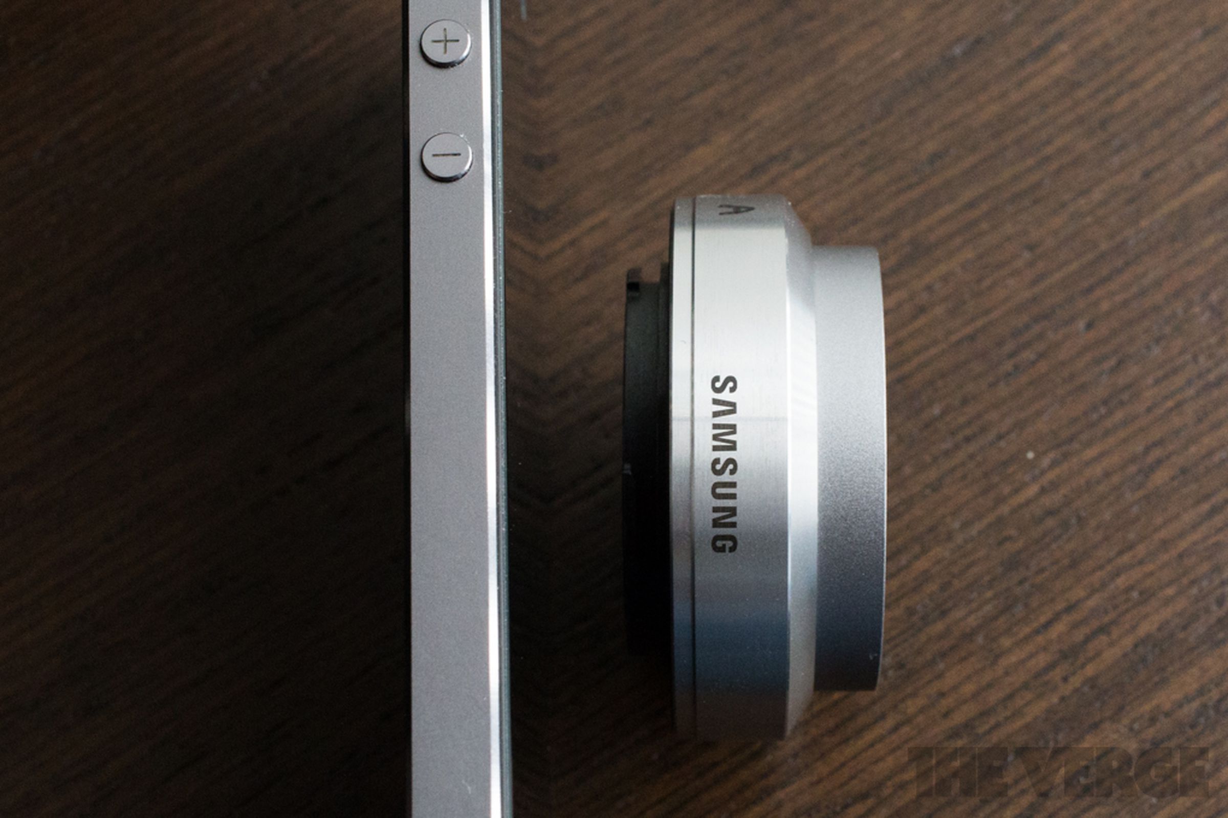 Samsung NX Mini hands-on photos