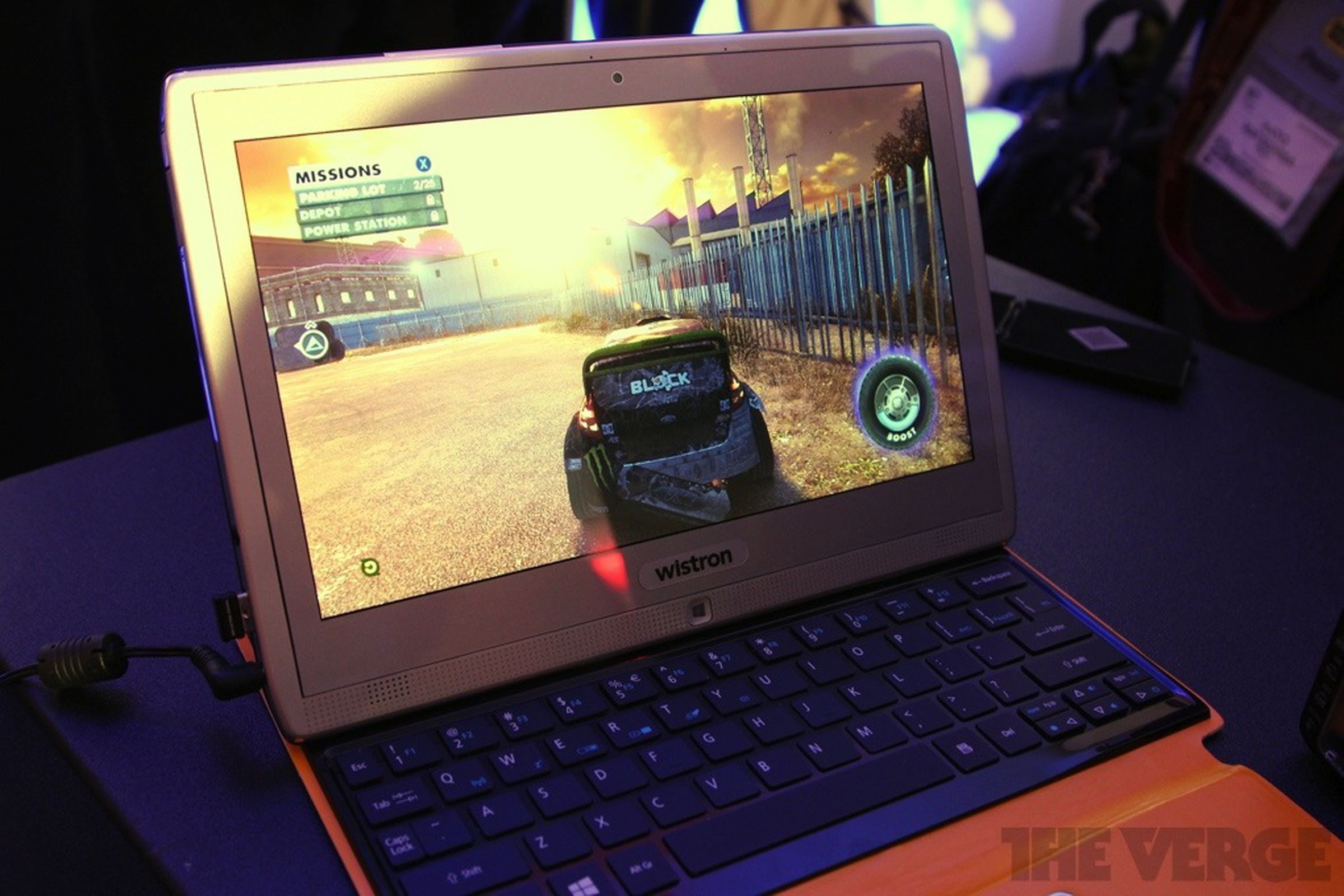 Gallery Photo: AMD Temash reference tablet hands-on pictures