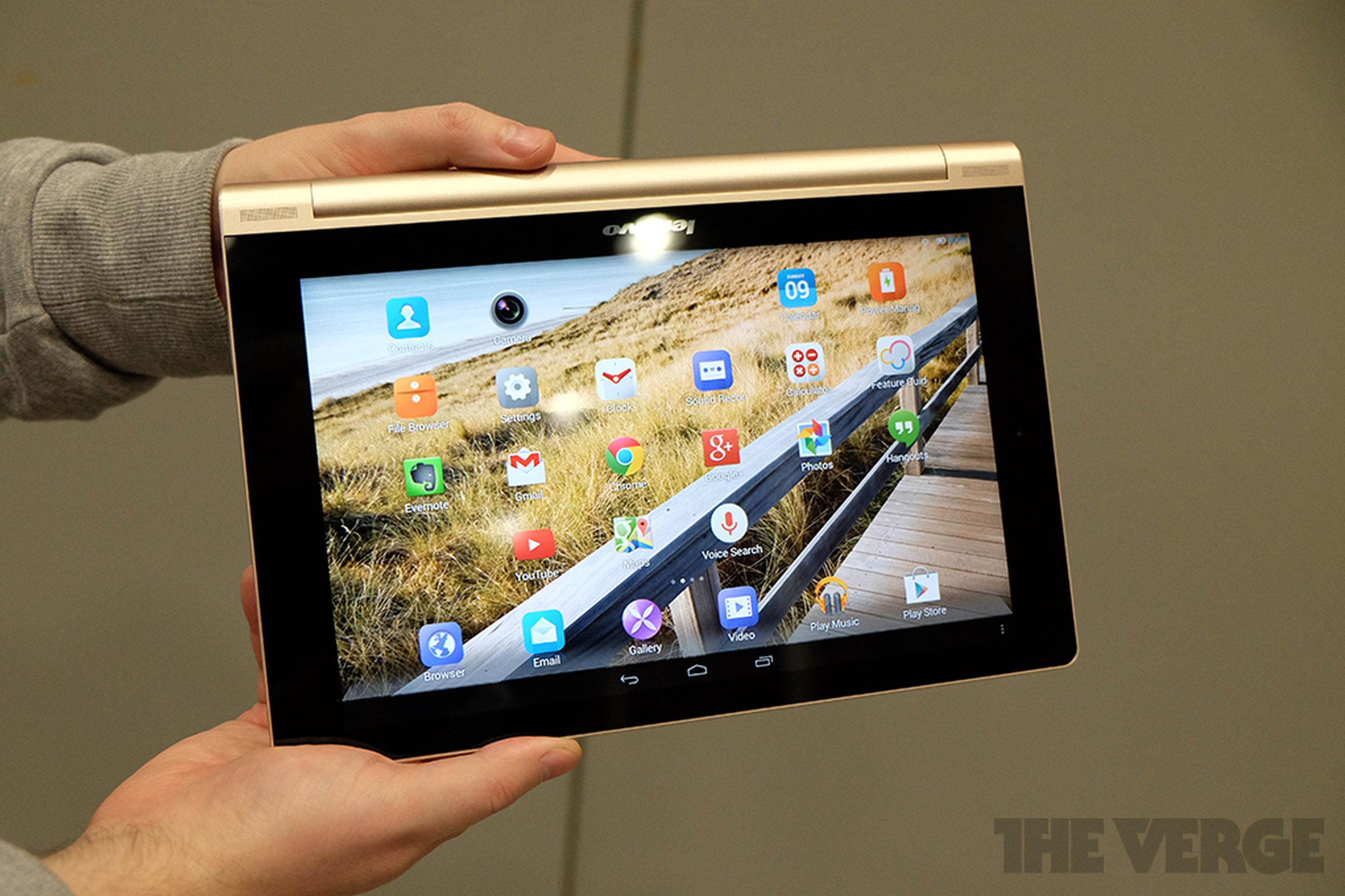 Gallery Photo: Lenovo Yoga Tablet 10 HD+ hands on
