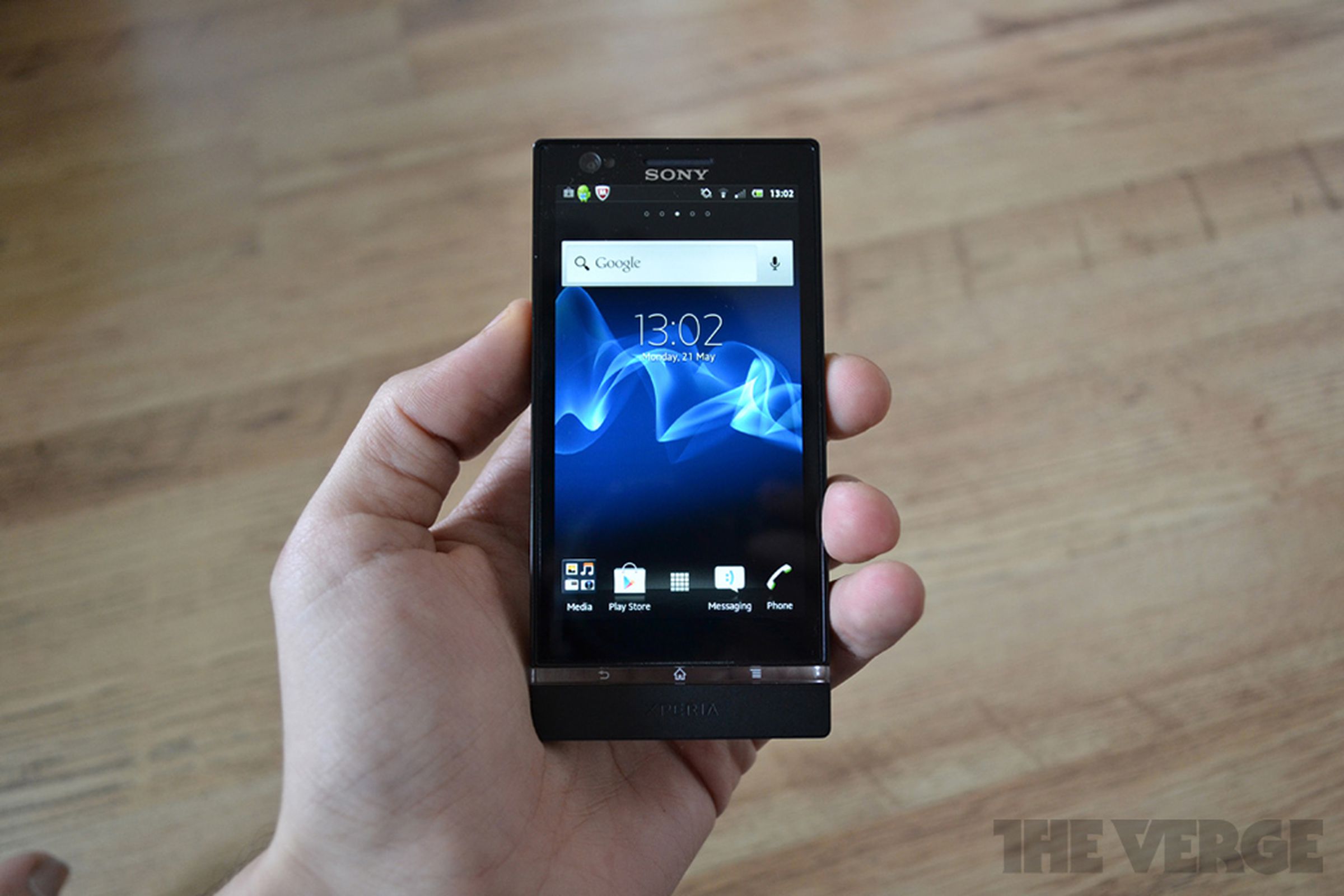 Gallery Photo: Xperia P hands-on images