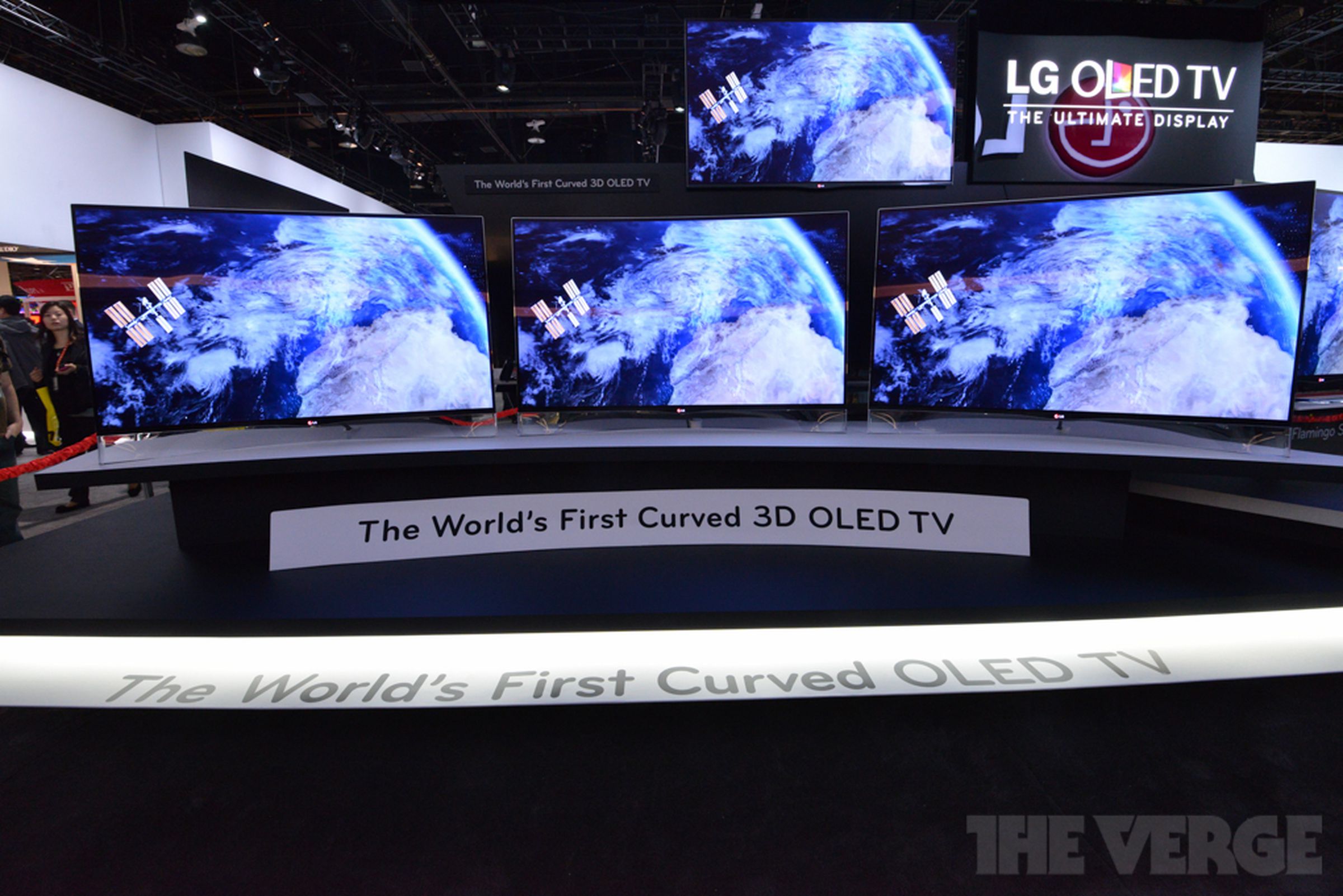 LG curved OLED TV hands-on pictures