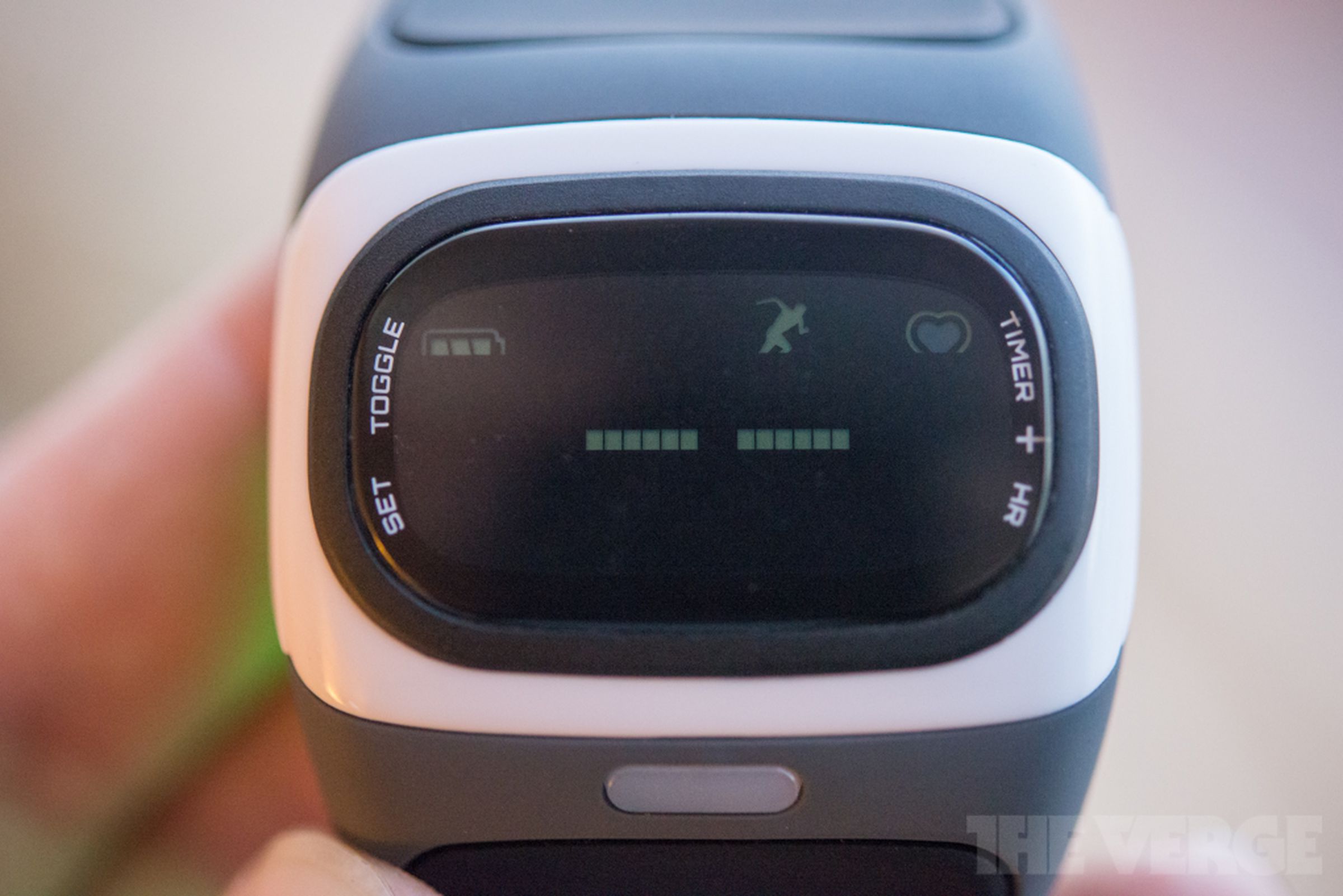 Mio Alpha heart rate watch (hands-on pictures)