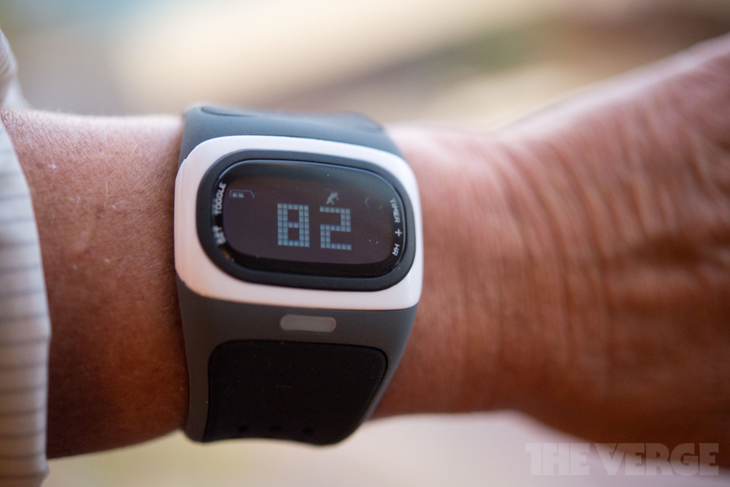 Mio Alpha heart rate watch (hands-on pictures)