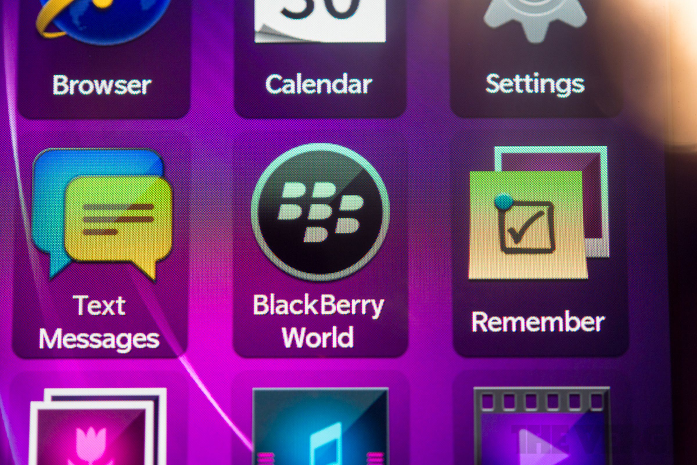 BlackBerry Q10 hands-on photos