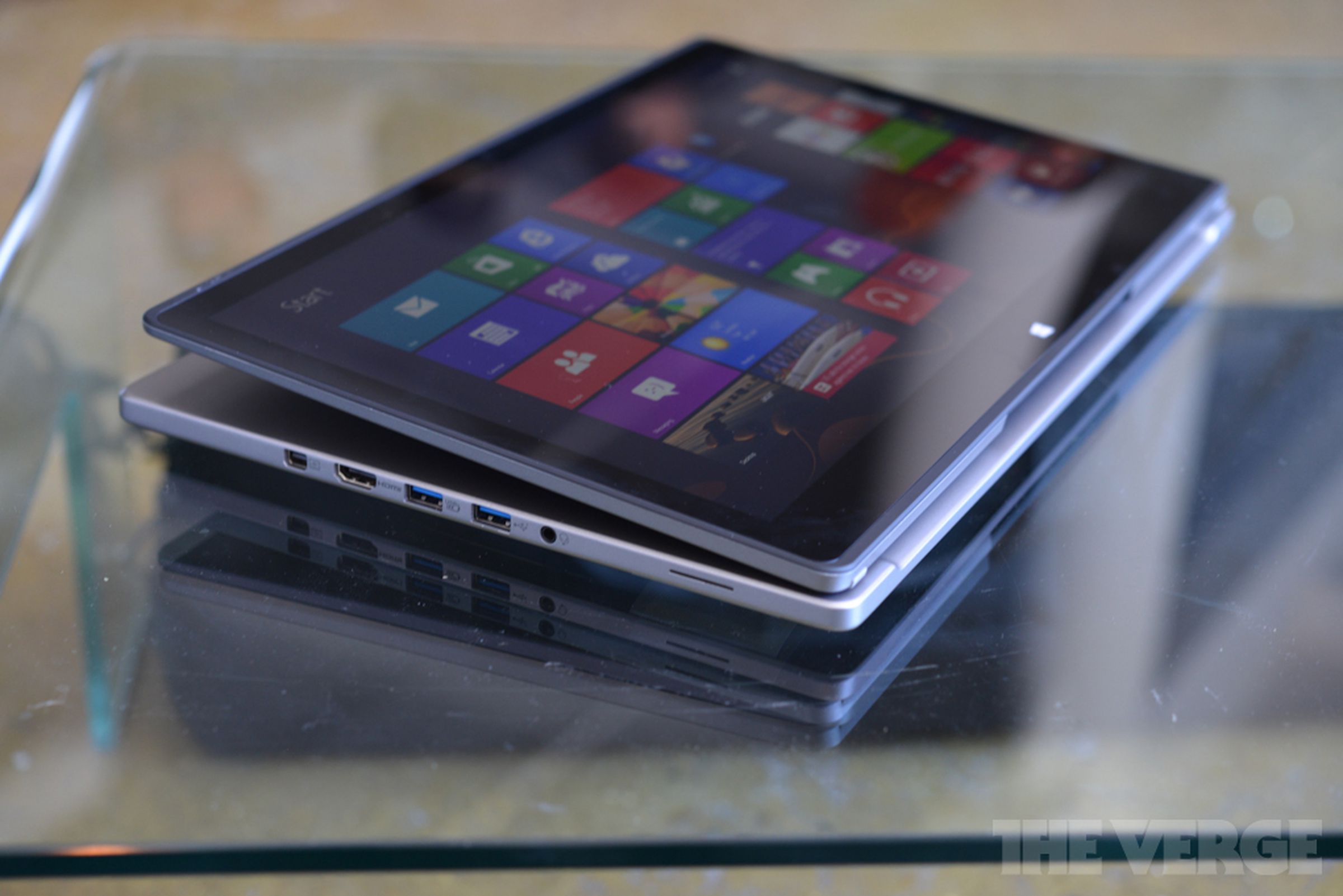 Acer Aspire R7 hands-on pictures