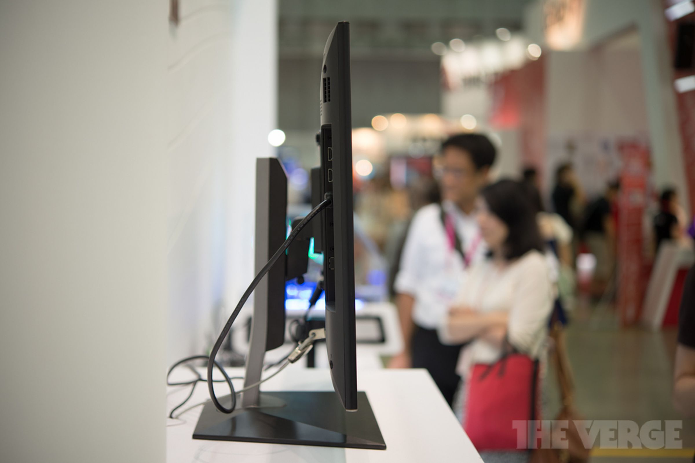 Asus 31.5-inch 4K monitor (PQ321) hands-on pictures 
