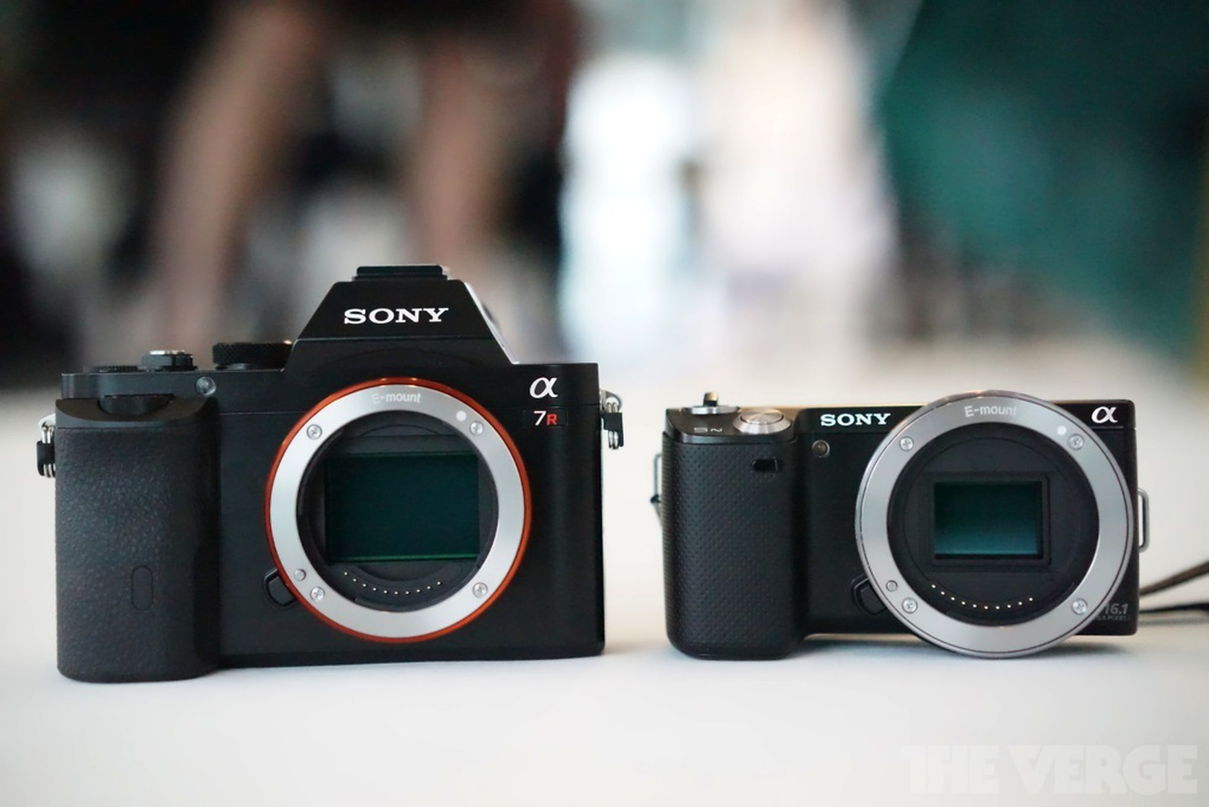 Sony Alpha 7 and Alpha 7R hands-on photos