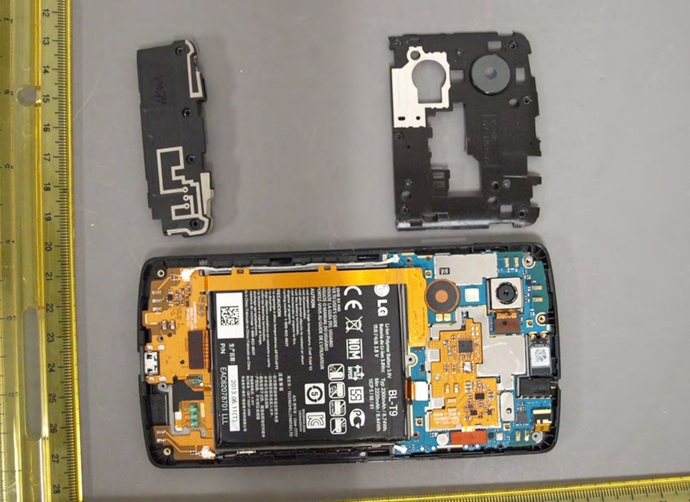 LG Nexus 5 FCC filing photos