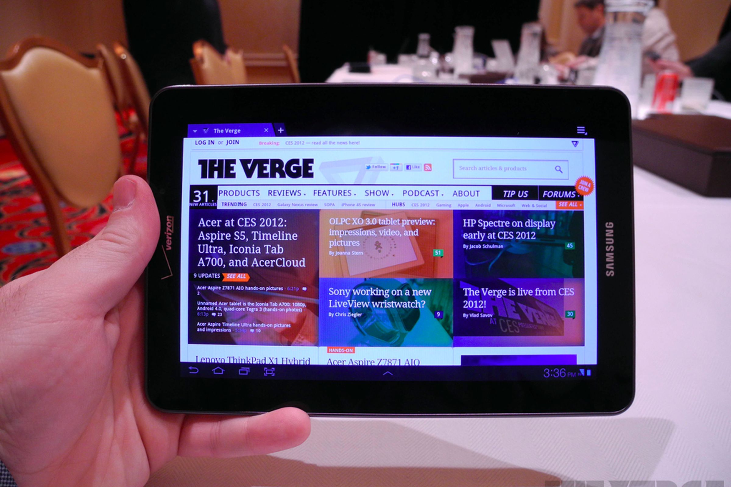 Gallery Photo: Samsung Galaxy Tab 7.7 for Verizon hands-on pictures