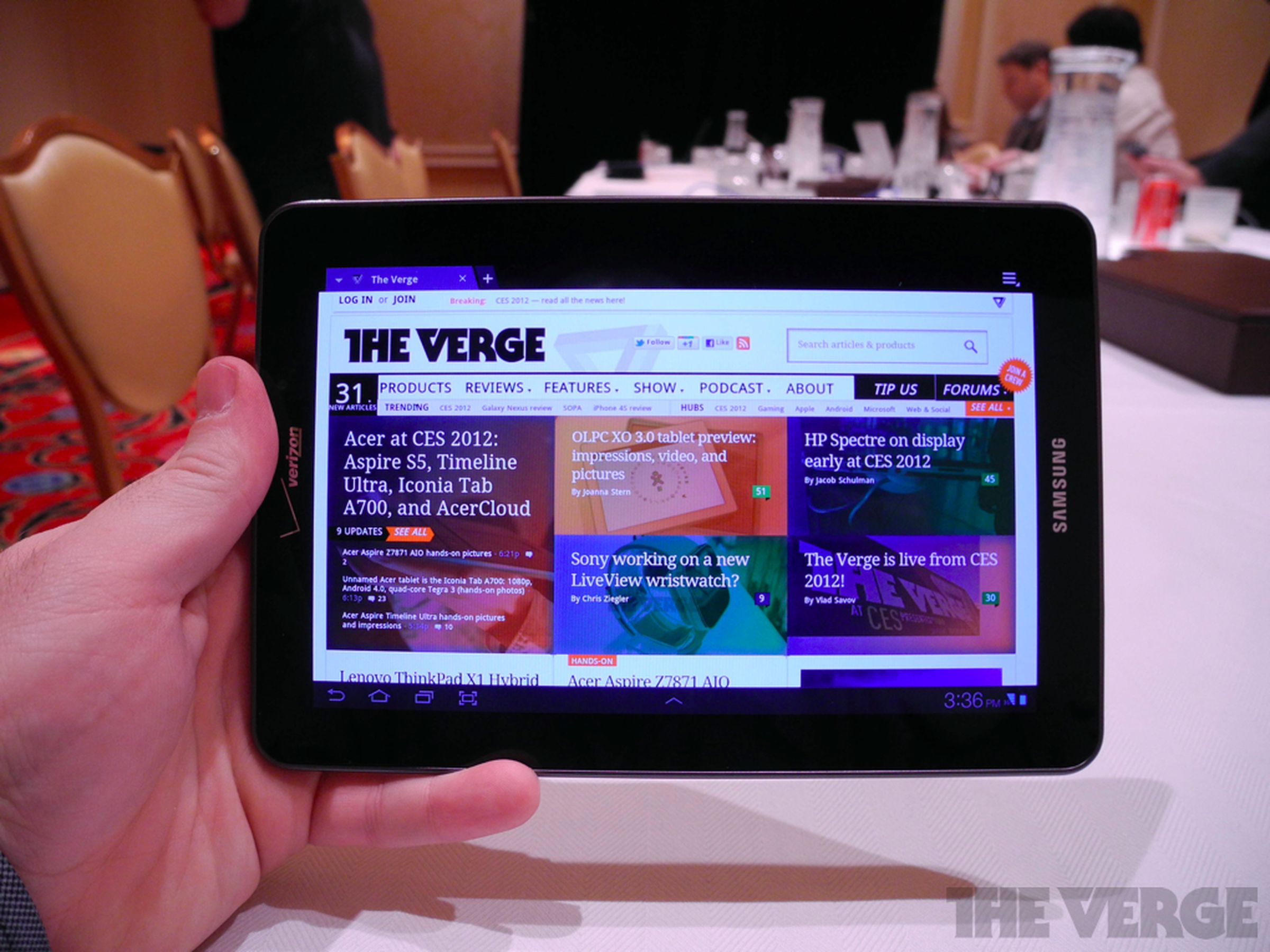 Samsung Galaxy Tab 7.7 for Verizon hands-on pictures