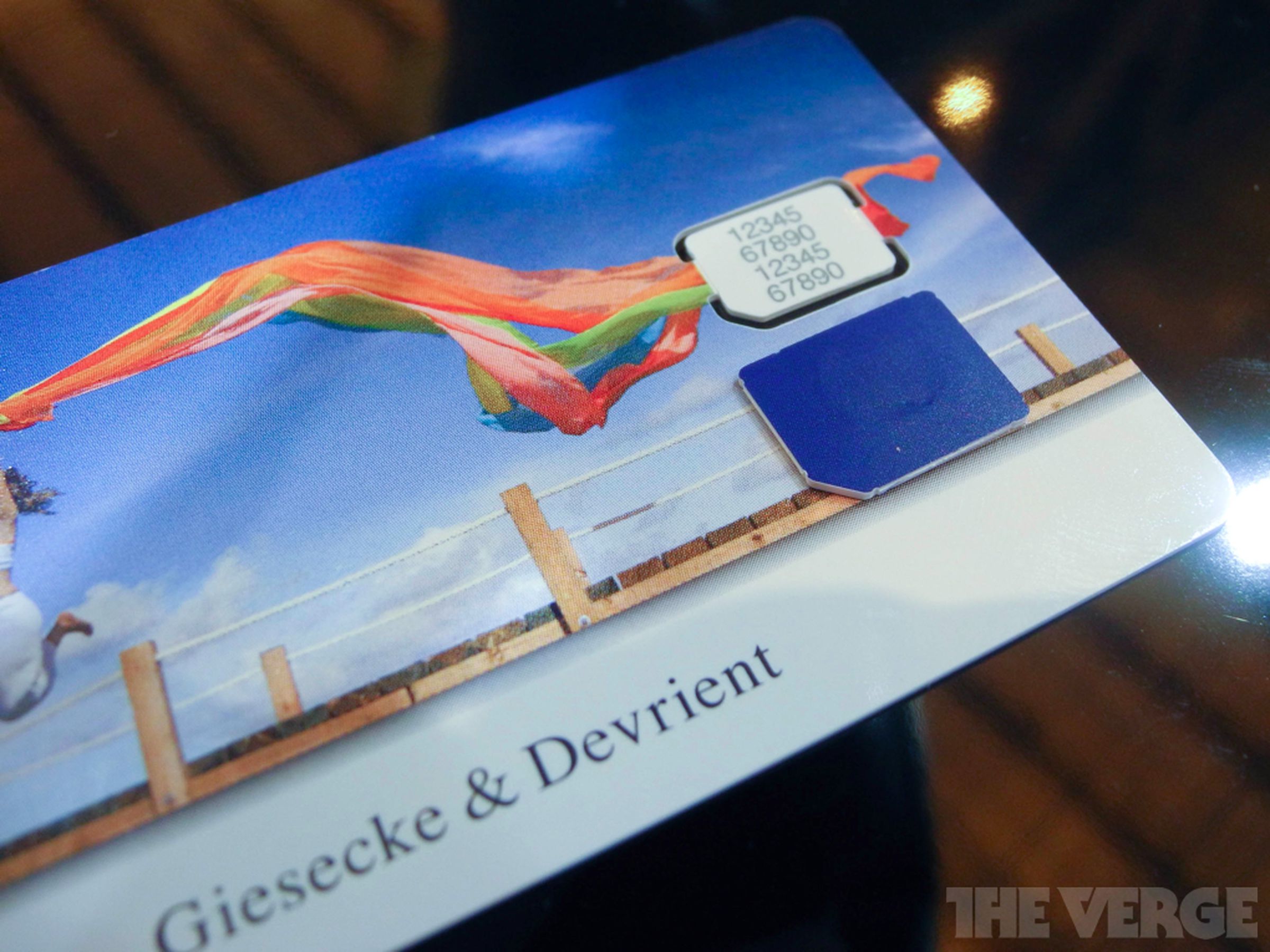 Apple's nano-SIM design from Giesecke & Devrient