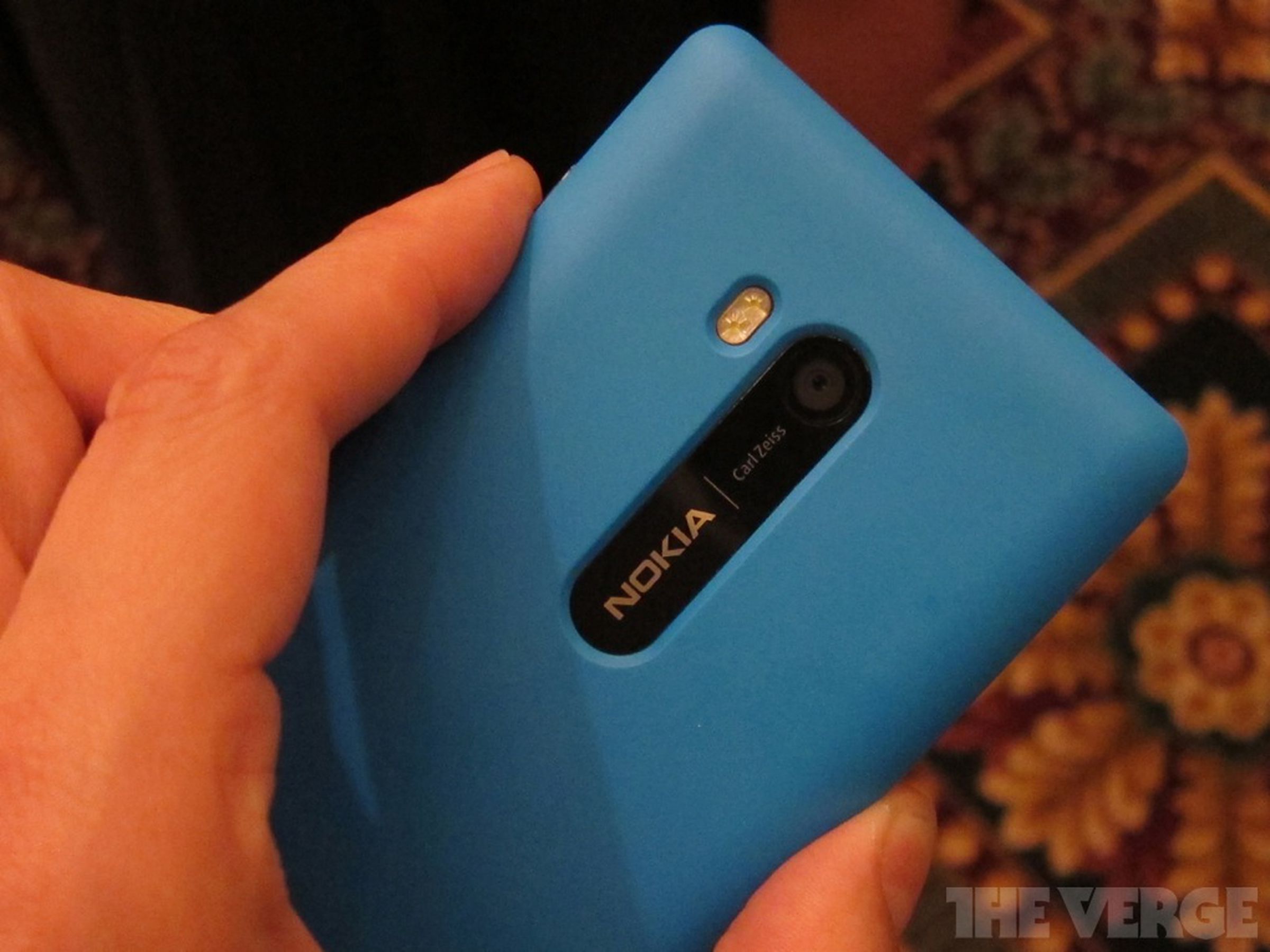 Nokia Lumia 810 photos