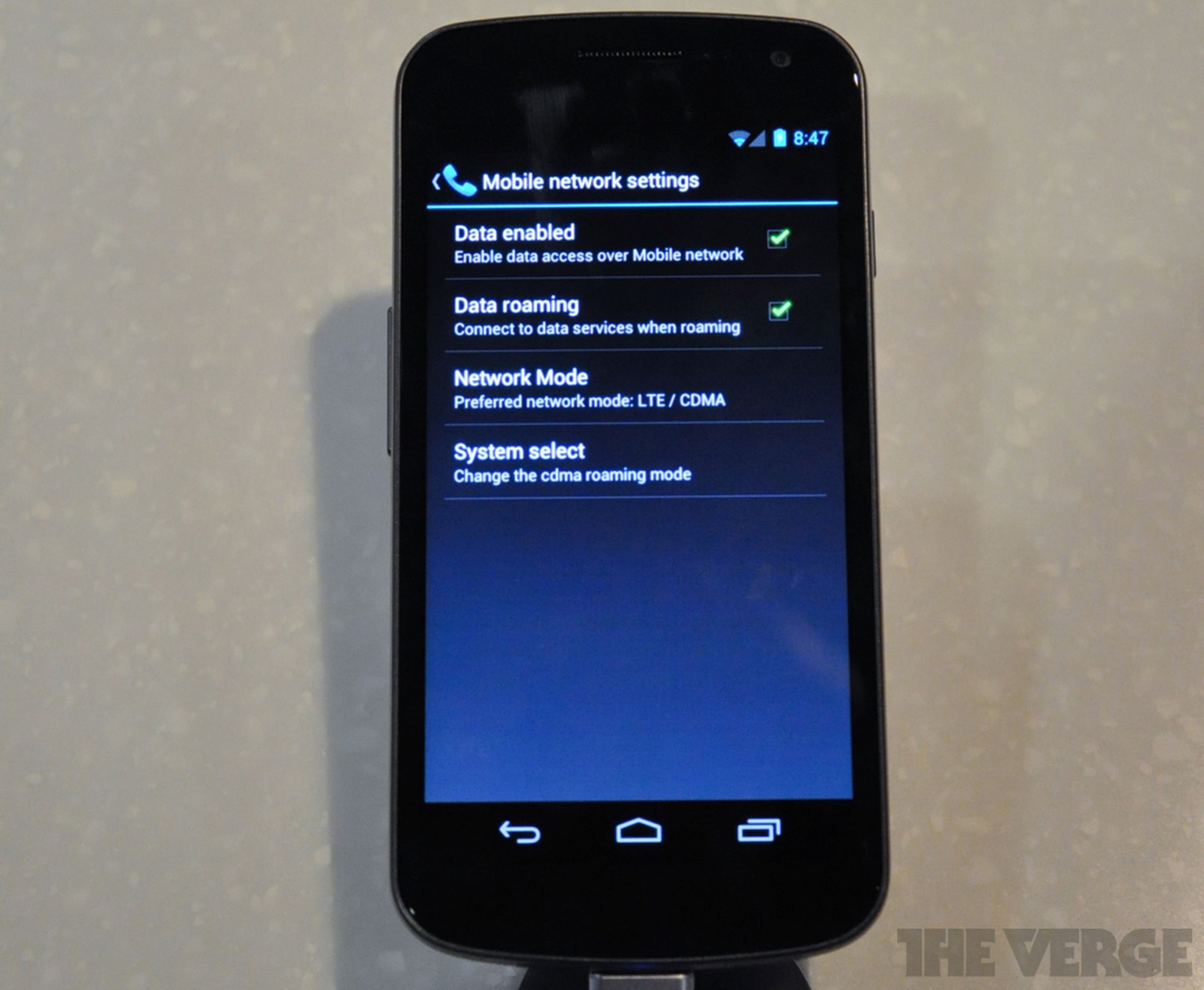 
    Galaxy Nexus for Verizon Wireless hands-on photos
  
