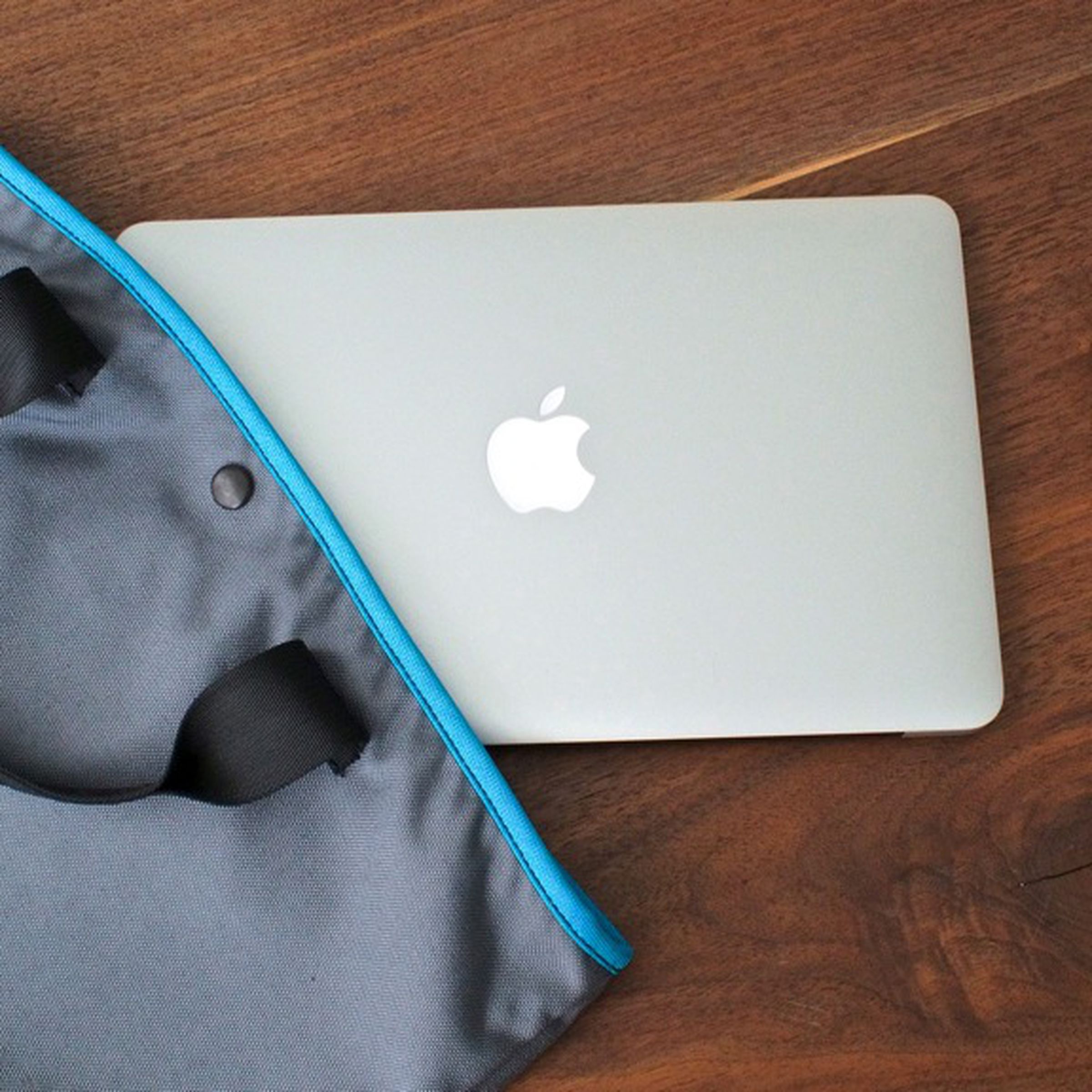 MacBook Air 11-inch (1024px)