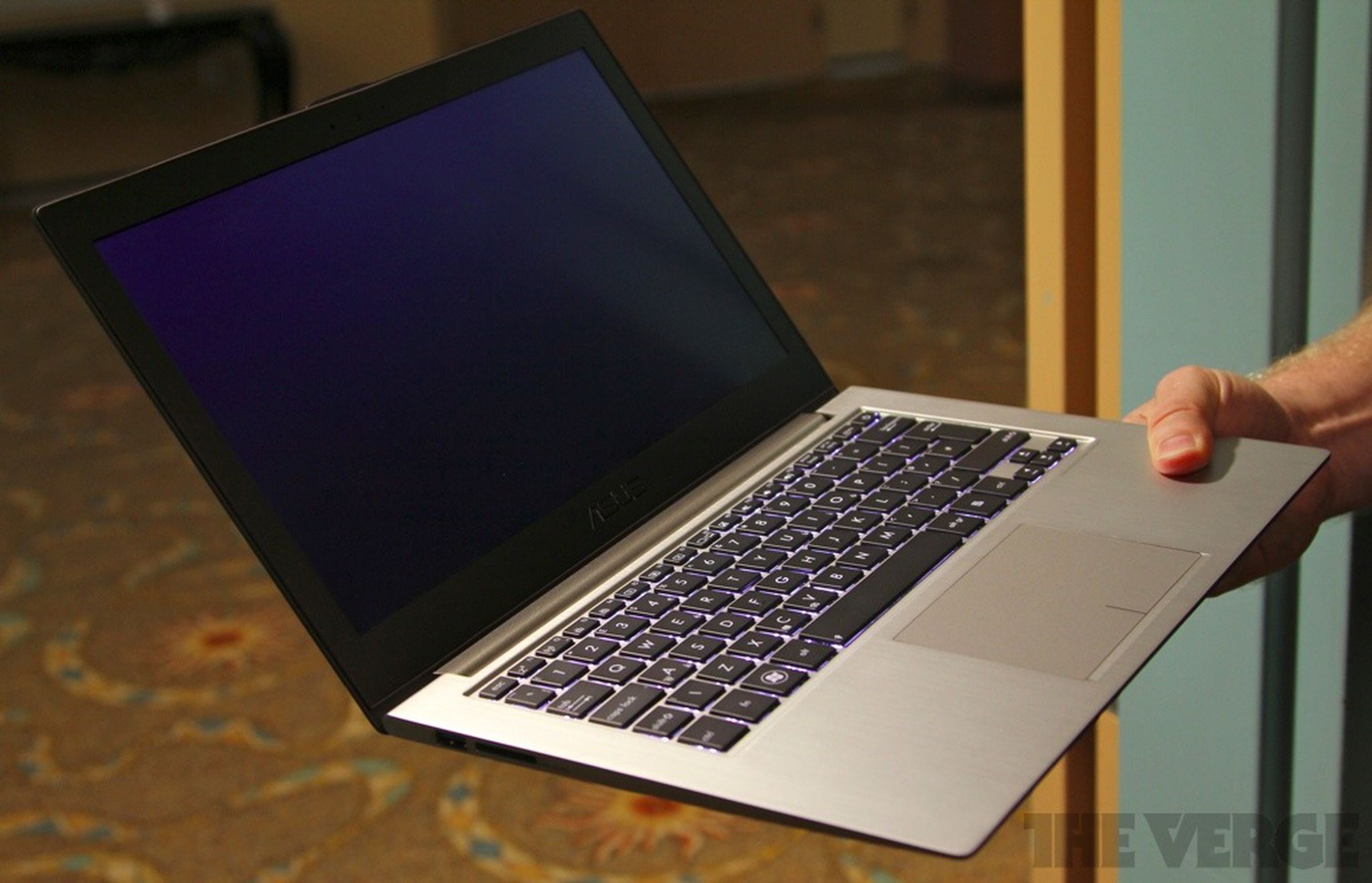 Asus Zenbook Prime UX32VD hands-on pictures